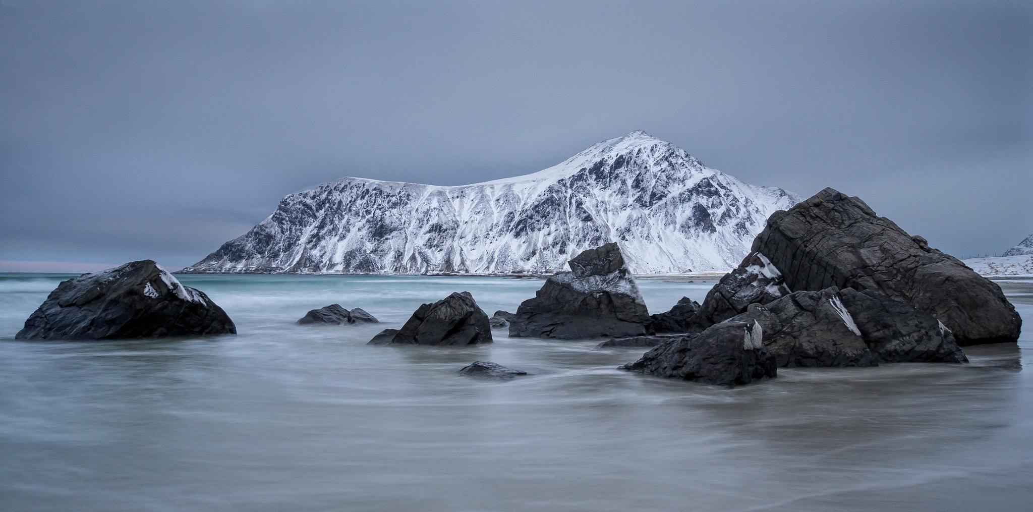 Olympus OM-D E-M5 + OLYMPUS M.9-18mm F4.0-5.6 sample photo. Flakstad beach photography