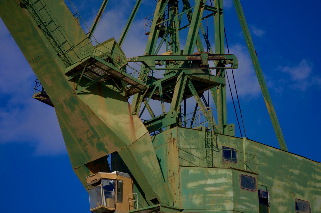 Sony Alpha NEX-6 + Sony E 55-210mm F4.5-6.3 OSS sample photo. Green and blue in malta photography