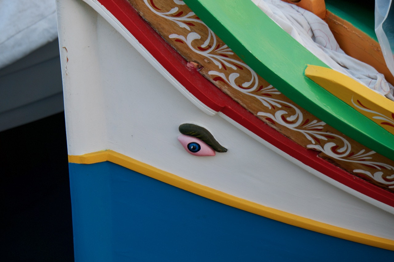 Sony Alpha NEX-6 + Sony E 55-210mm F4.5-6.3 OSS sample photo. The eye of osiris on a maltese boat photography