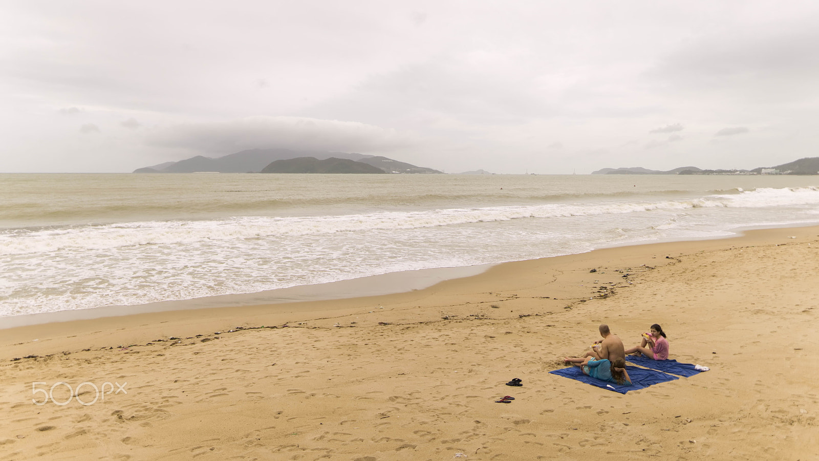 Sony a7 II + Sigma 24mm F1.4 DG HSM Art sample photo. Nha trang beach photography