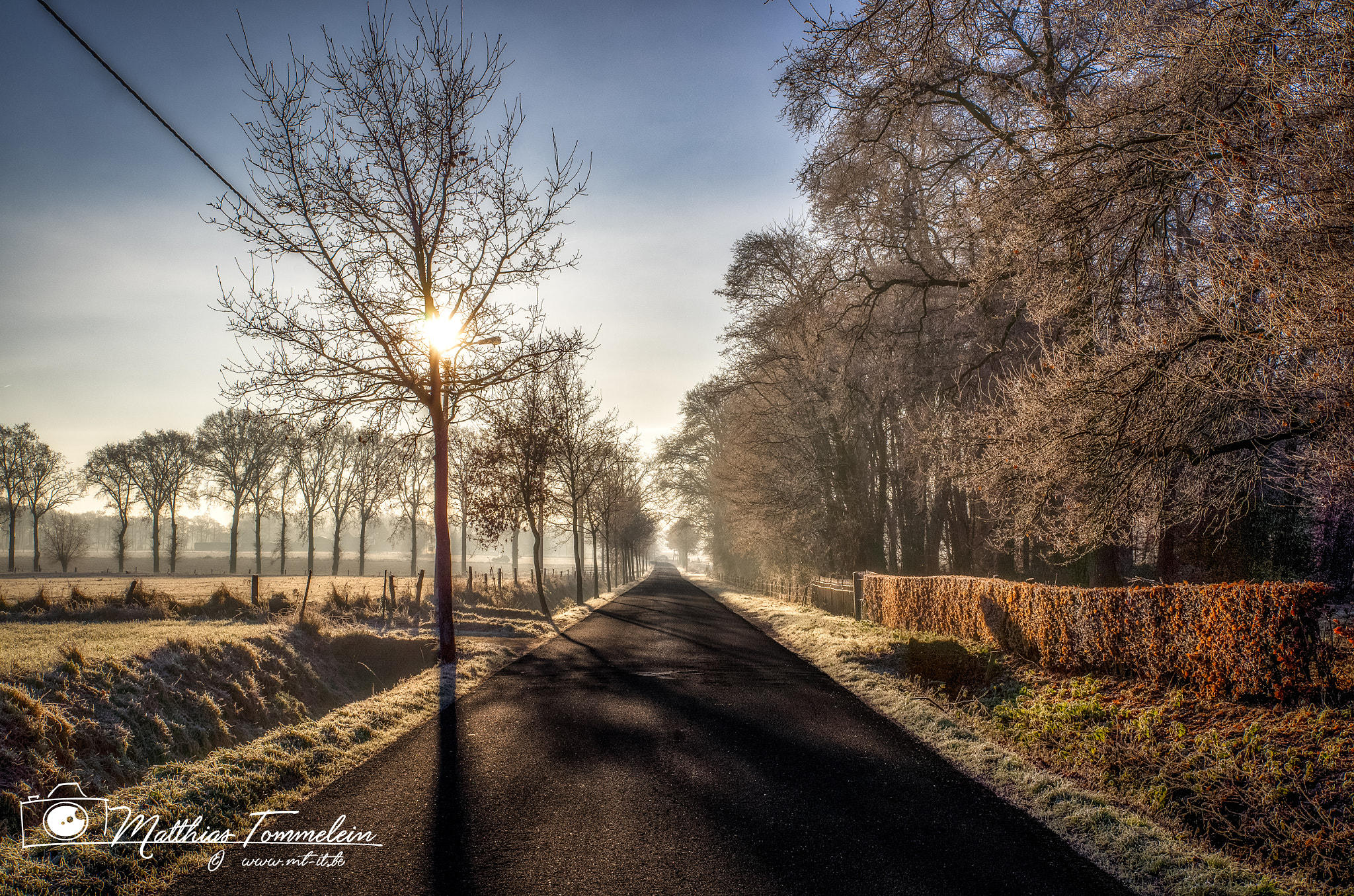 Vario-Elmar T 1:3.5-5.6 / 18-56 ASPH. sample photo. This photo i've toke @the entrance of castle d'aertrycke. photography