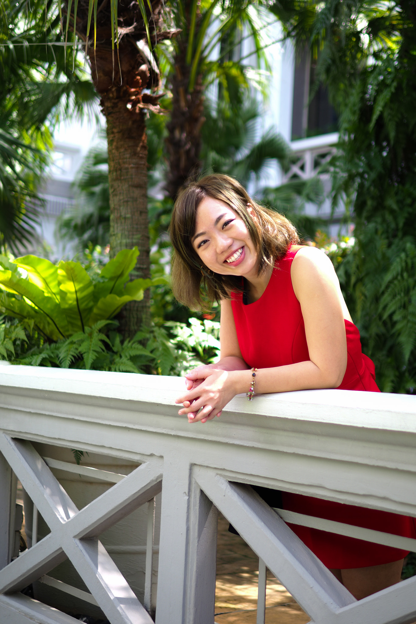 Panasonic Leica DG Summilux 25mm F1.4 II ASPH sample photo. A smile chases away a hundred frowns photography