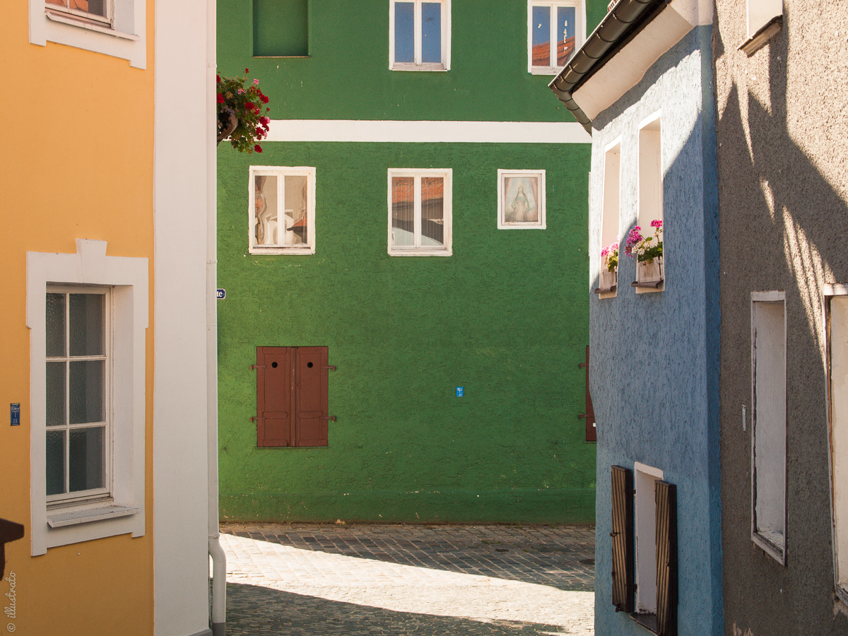 Olympus PEN E-P1 sample photo. Colours and shadows photography
