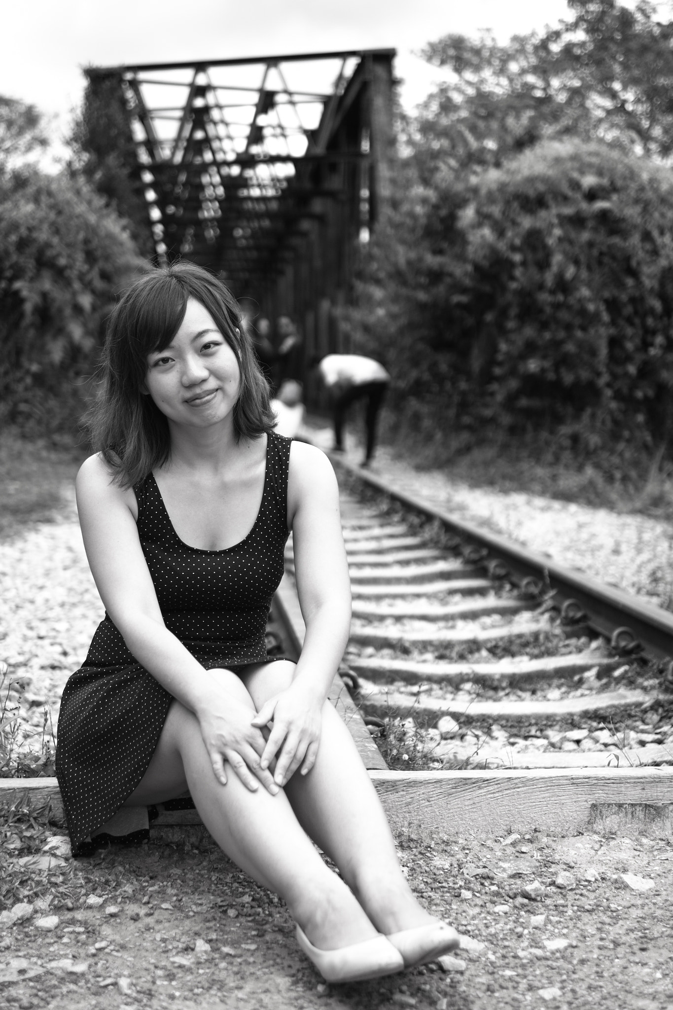 Panasonic Leica DG Summilux 25mm F1.4 II ASPH sample photo. Girl on the railway photography