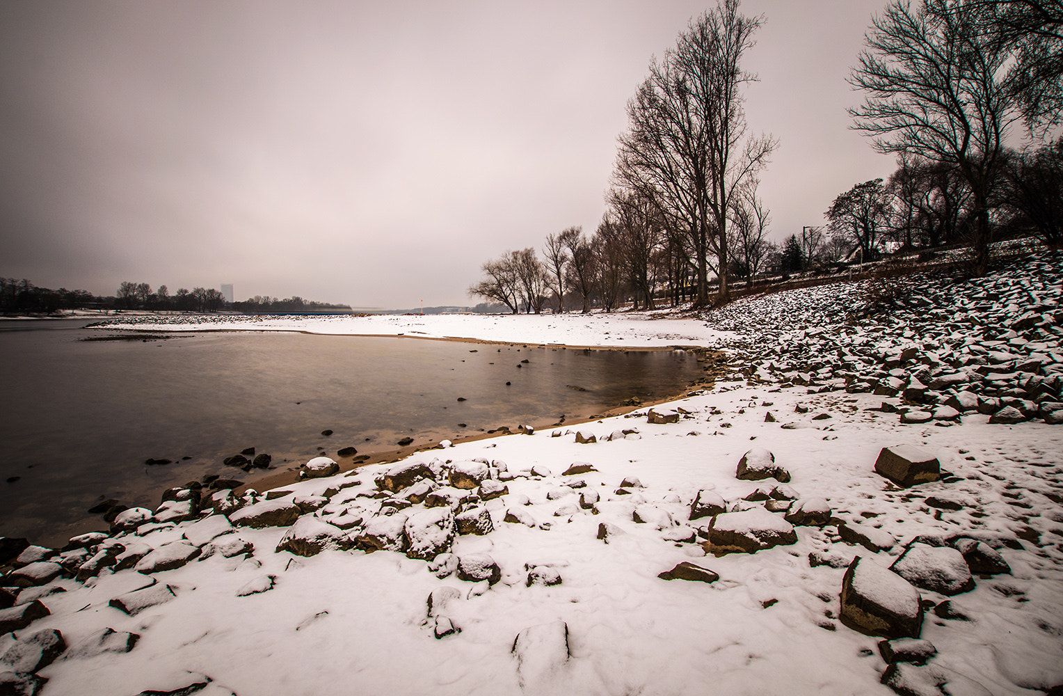 Nikon D3200 + Sigma 10-20mm F3.5 EX DC HSM sample photo. First snow photography