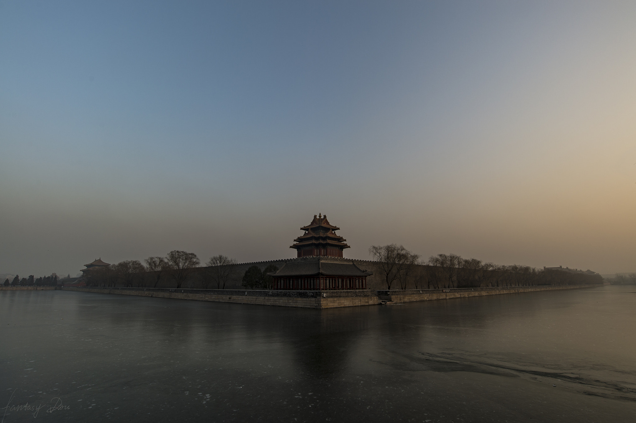 Nikon Df + Nikon AF-S Nikkor 18-35mm F3.5-4.5G ED sample photo. Watchtower of the imperial palace photography
