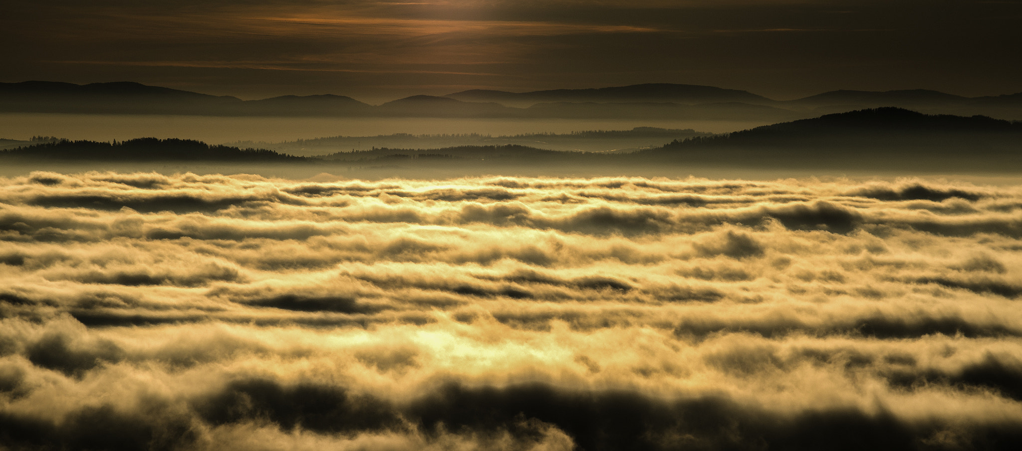 Pentax K-50 + smc Pentax-DA L 50-200mm F4-5.6 ED WR sample photo. Inversion photography