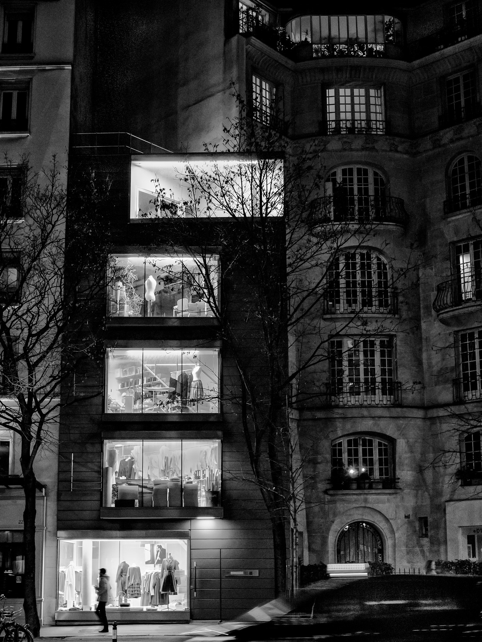 Olympus OM-D E-M5 II + Olympus M.Zuiko Digital 25mm F1.8 sample photo. Boulevard raspail, paris, france photography