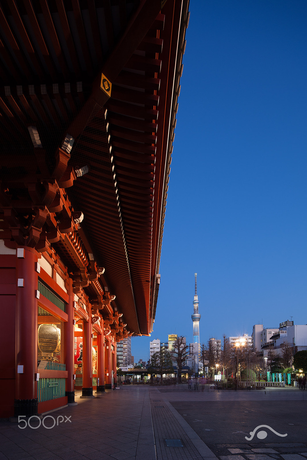 Canon TS-E 17mm F4L Tilt-Shift sample photo. At azure dusk photography