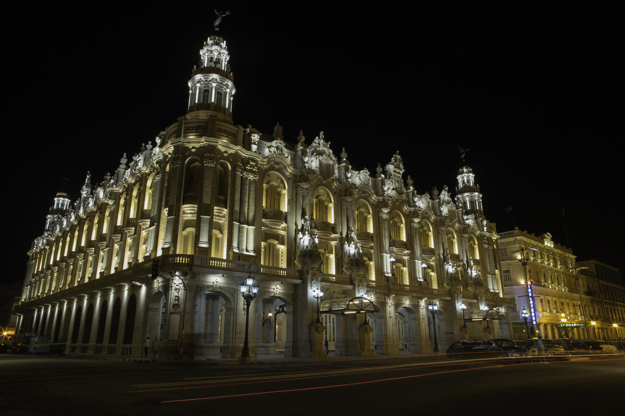 Canon EF 24mm F1.4L II USM sample photo. Theatro de la havana photography