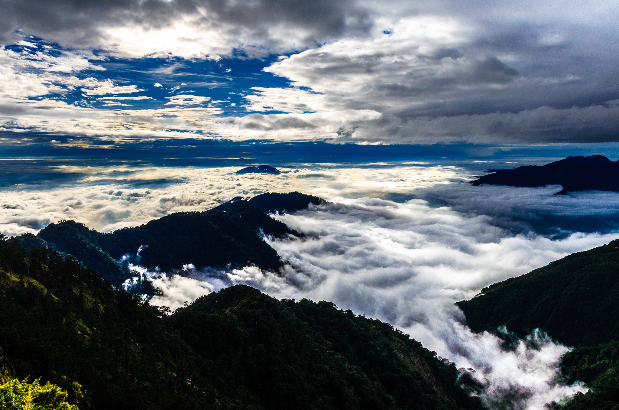 Nikon D5100 sample photo. Sea of clouds photography