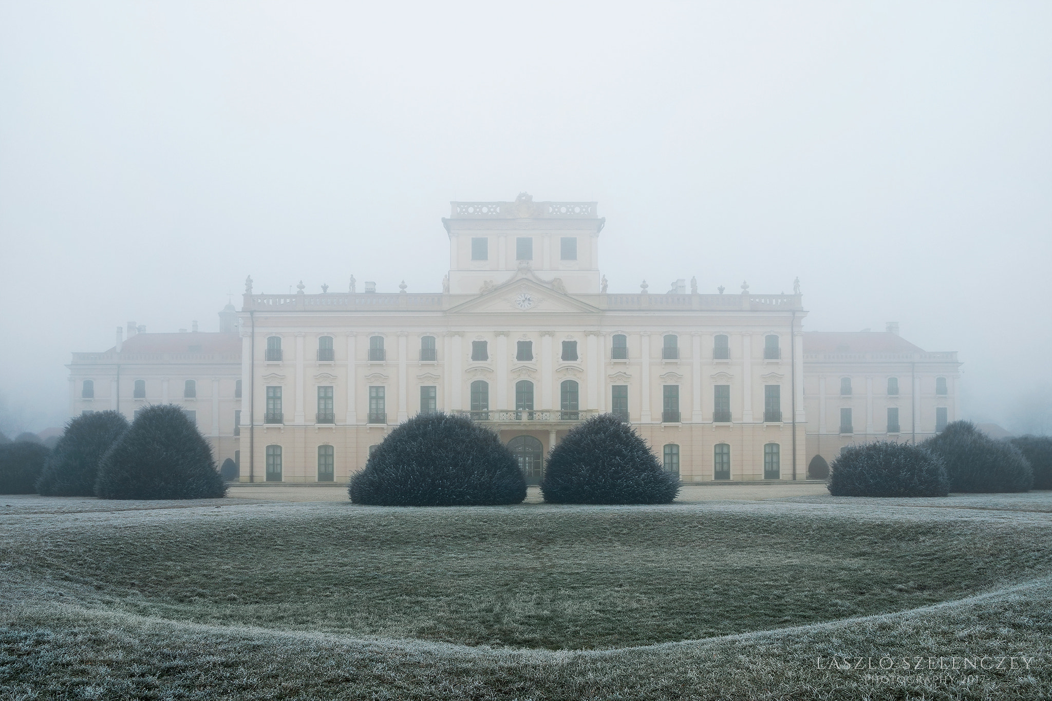 Sigma 17-50mm F2.8 EX DC HSM sample photo. Esterhazy castle backyard in the fog photography