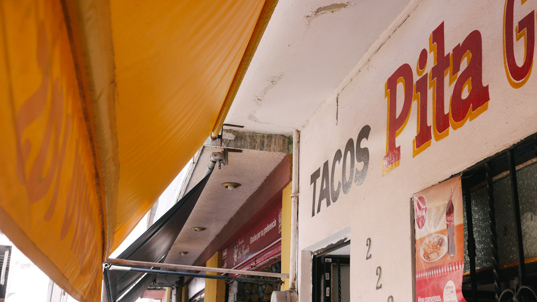 Panasonic Lumix DMC-GH3 + Panasonic Lumix G 20mm F1.7 ASPH sample photo. Tacos pita g  27 de diciembre 2016. tepic nayarit. photography