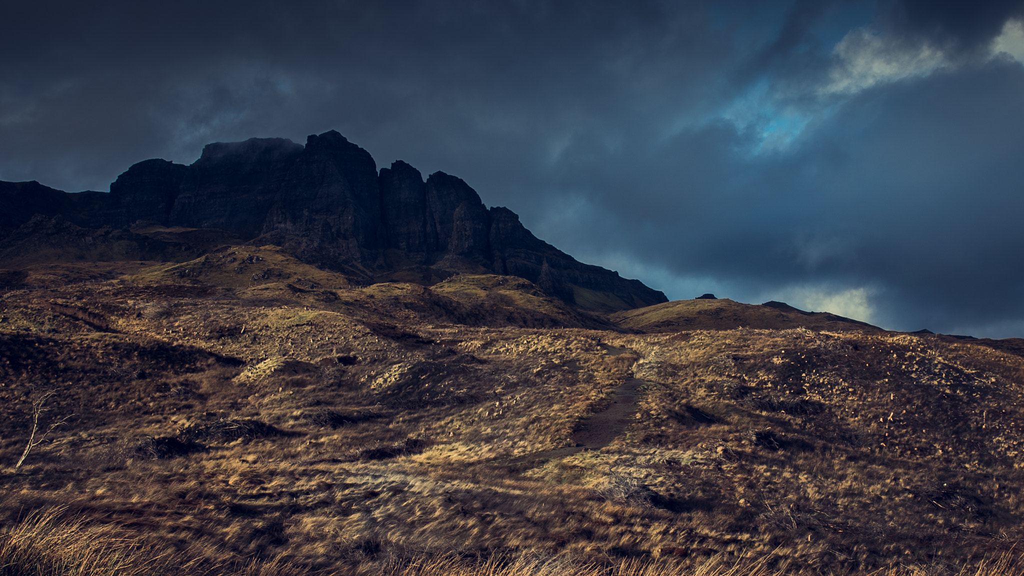 24-70mm F2.8 OSS sample photo. The old man of storr  photography
