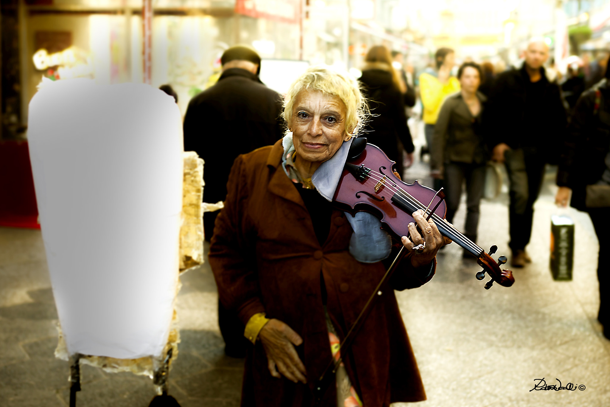 EF28-70mm f/2.8L USM sample photo. Violin photography