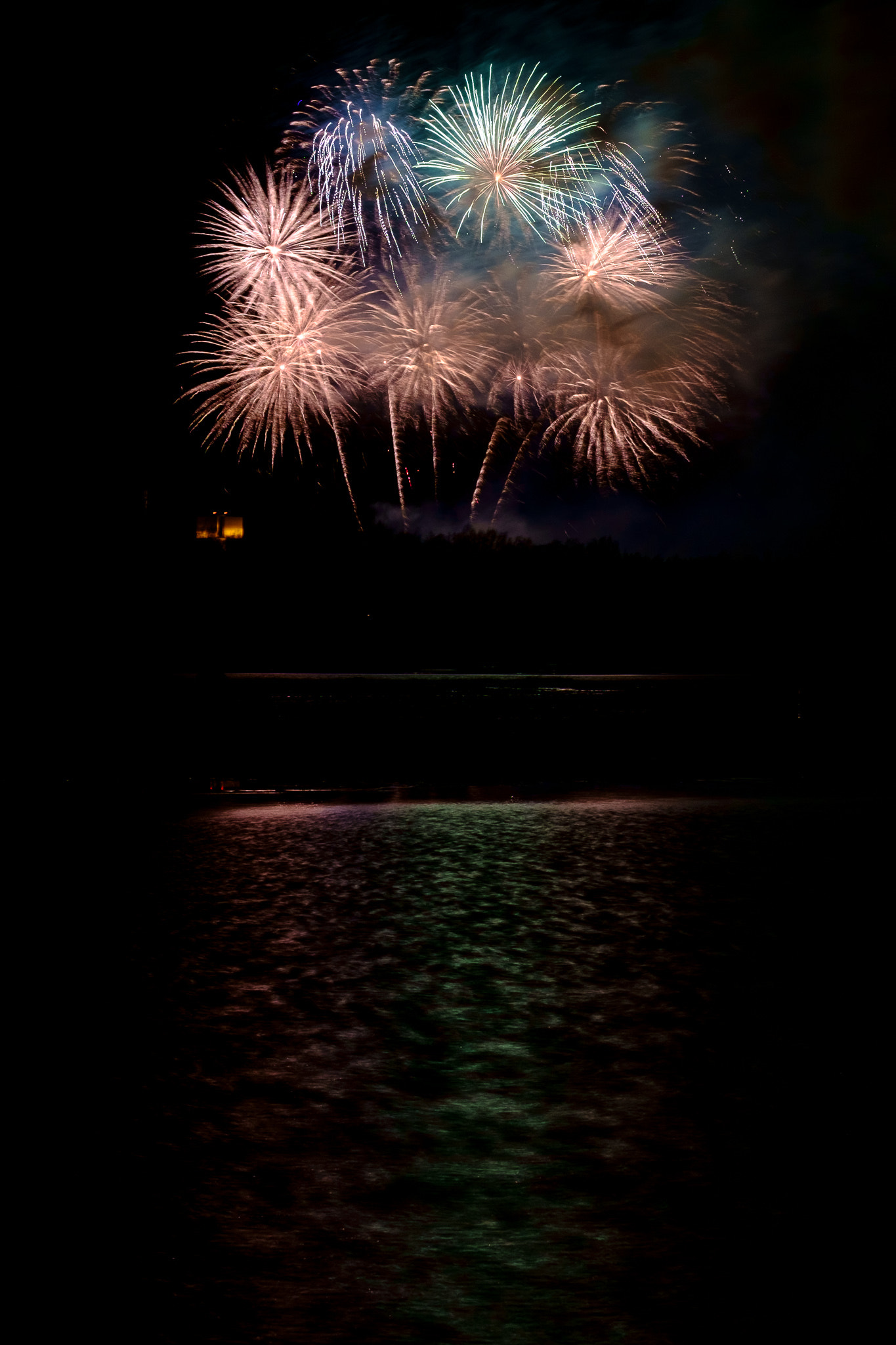 Fujifilm X-Pro1 + Fujifilm XC 50-230mm F4.5-6.7 OIS sample photo. #01 fireworks 16/17 photography