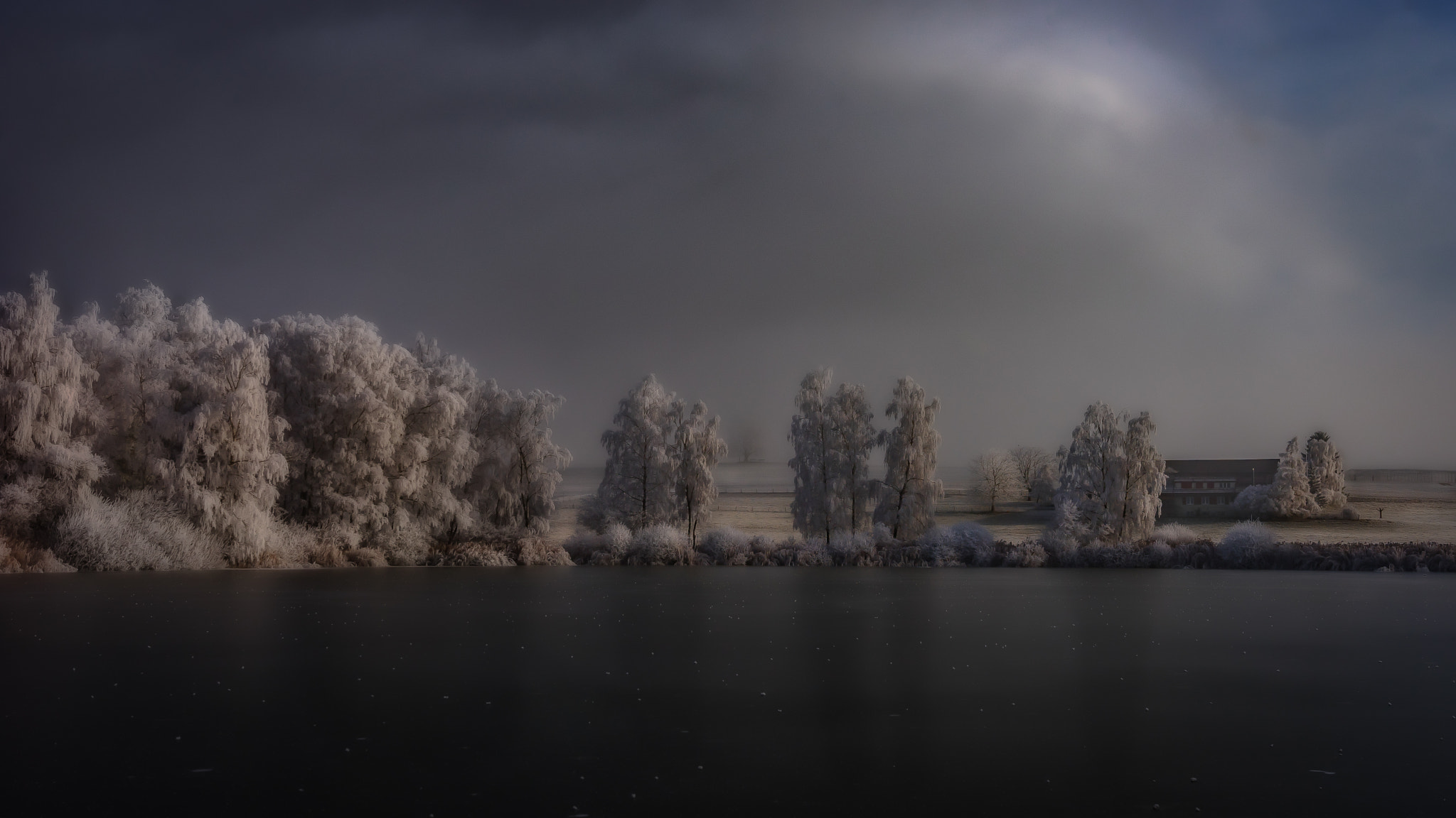 Sony FE 24-70mm F2.8 GM sample photo. Ice lake photography