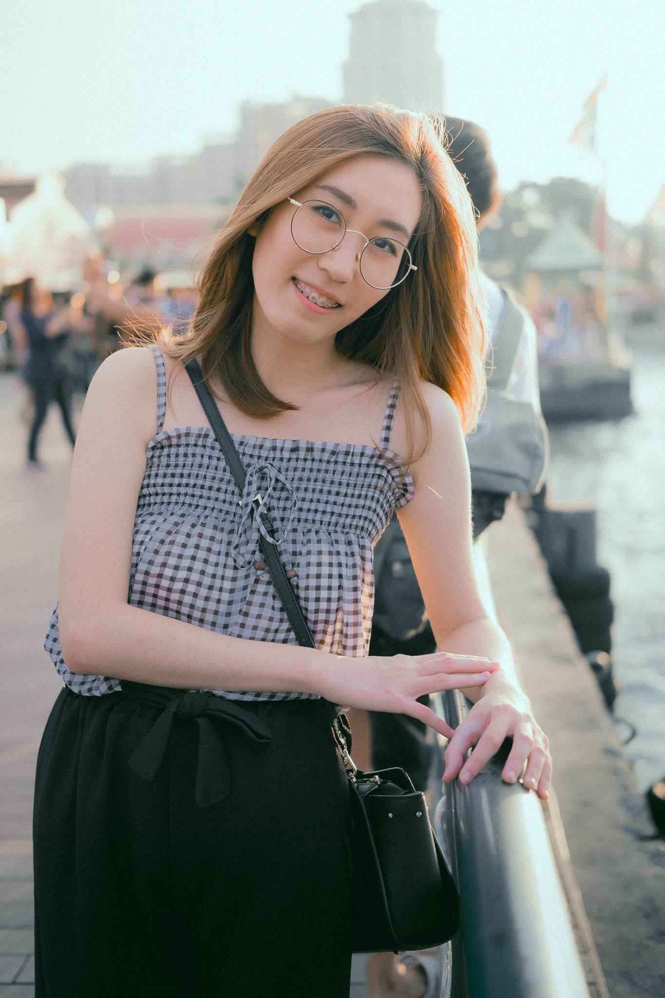 Fujifilm X-E2 + Fujifilm XF 35mm F2 R WR sample photo. A girl photography