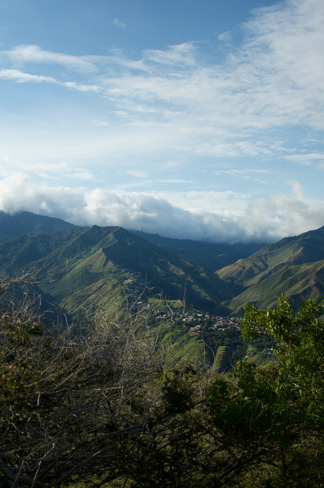 Sony Alpha NEX-6 + Sigma 30mm F2.8 EX DN sample photo. Valley photography