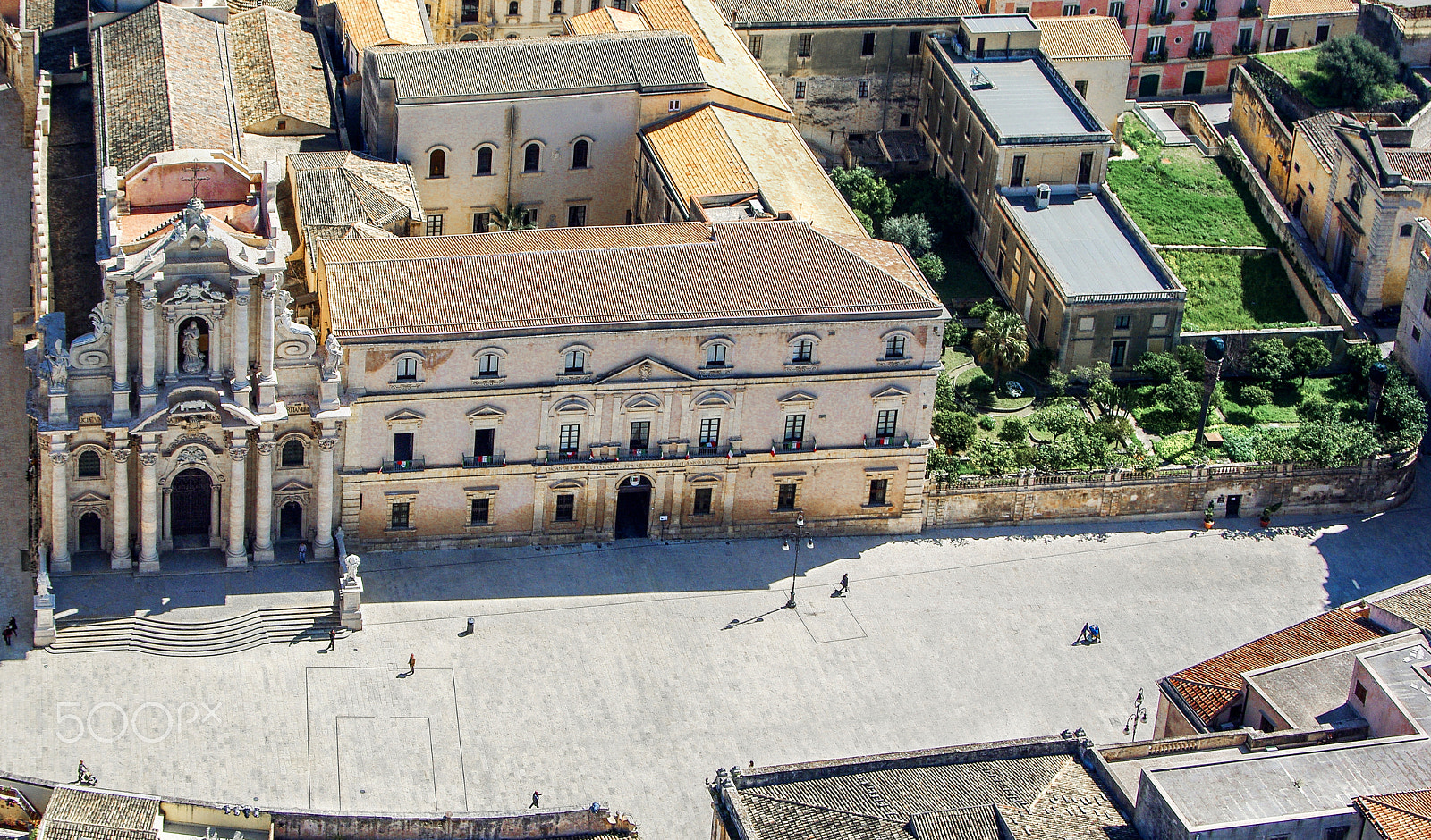 Pentax K200D sample photo. Syracuse sicily. cathedral square photography