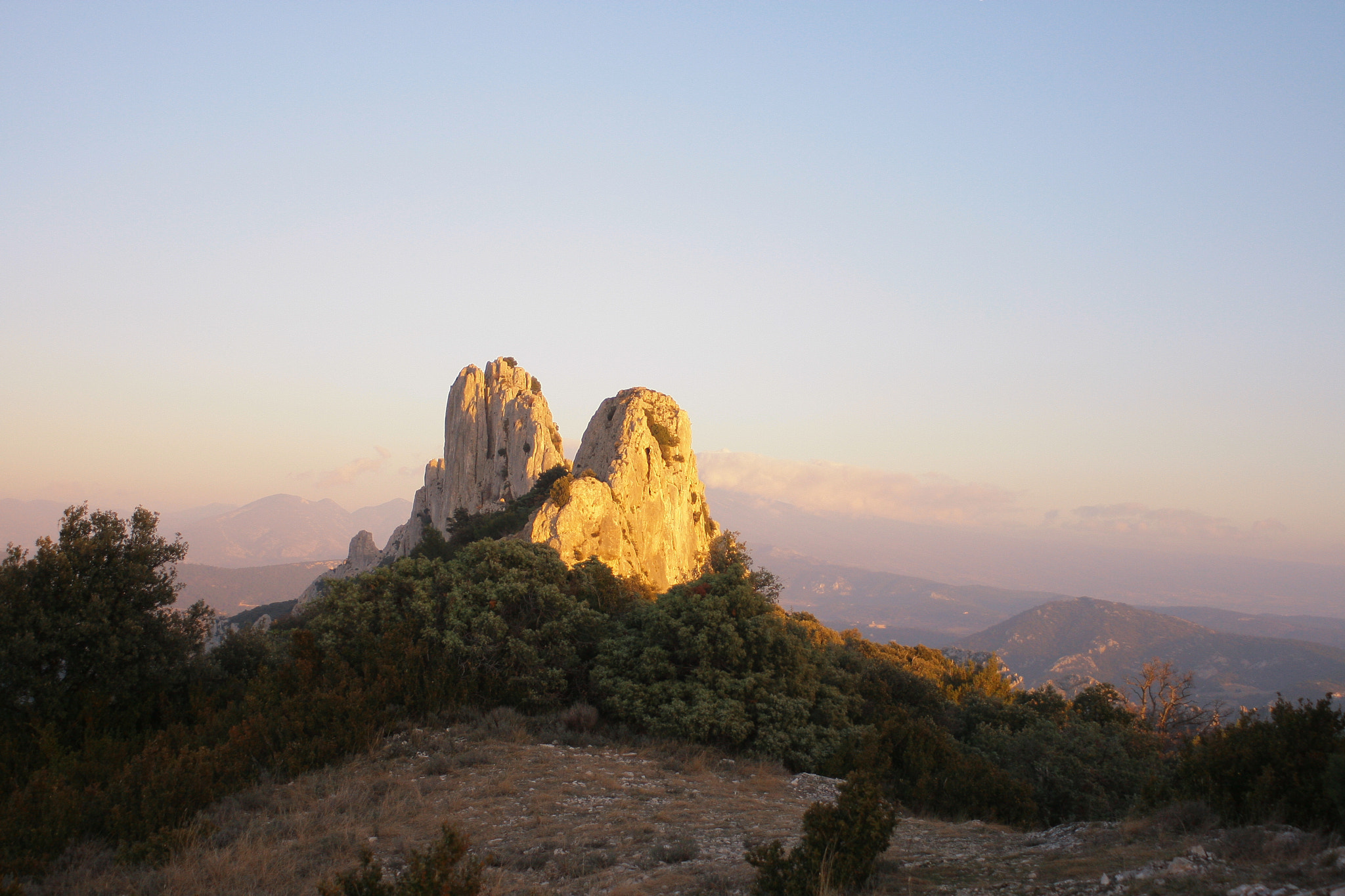 Canon EF 28-80mm f/3.5-5.6 USM IV sample photo. Rock fire 2 photography