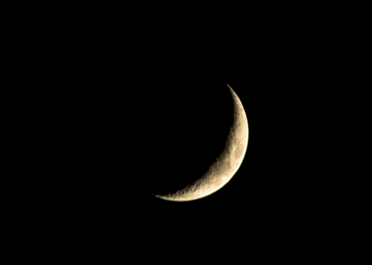 Canon EOS 7D Mark II + EF75-300mm f/4-5.6 sample photo. Crescent moon photography