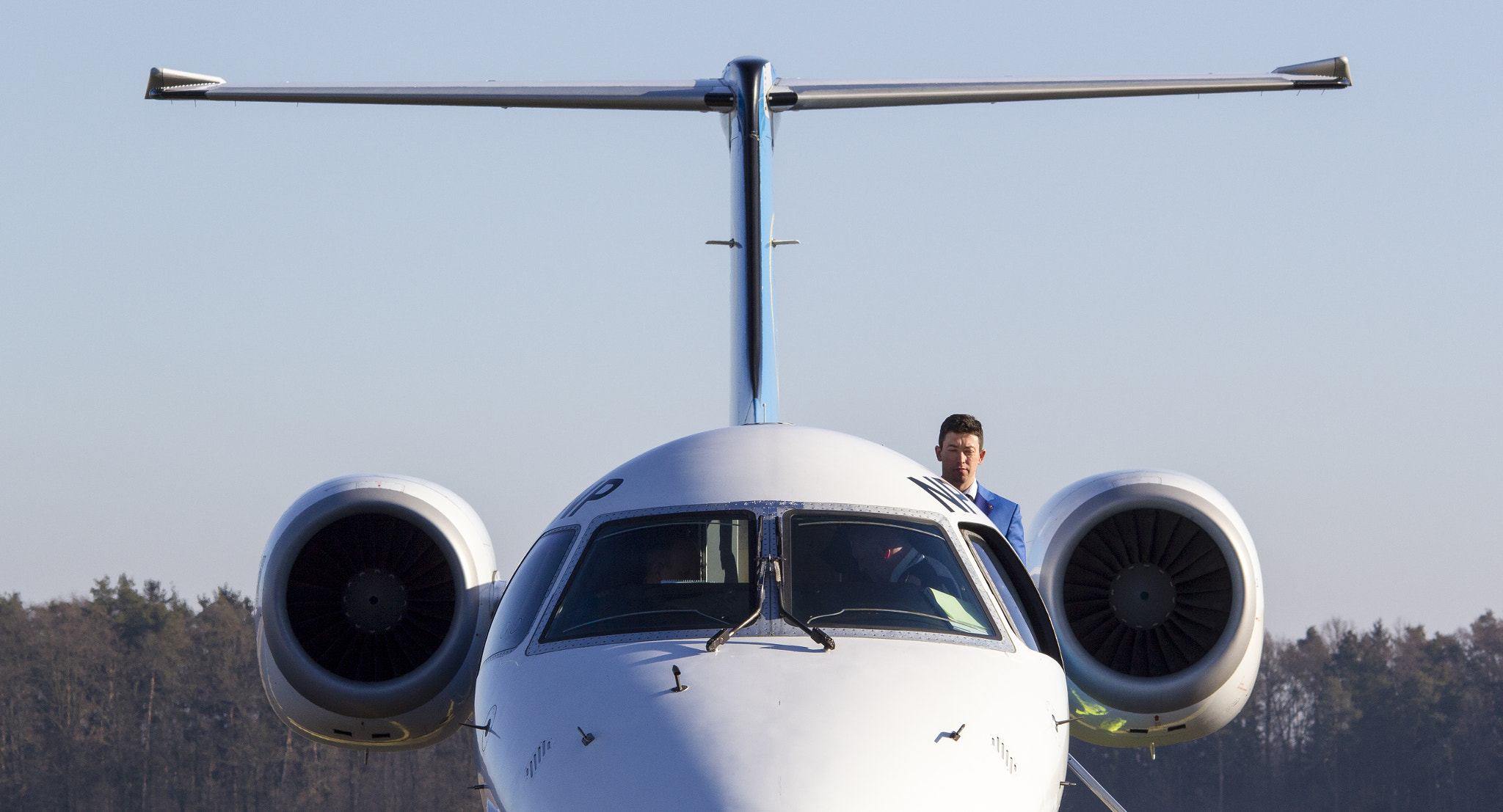 Sigma 150-500mm F5-6.3 DG OS HSM sample photo. Cabin crew photography