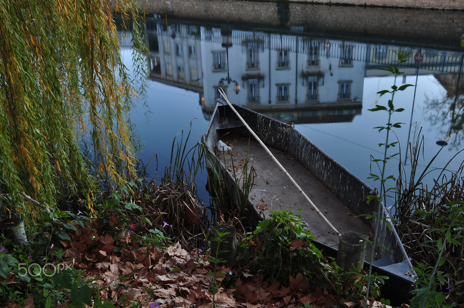 Nikon D5000 sample photo. The boat is waiting! photography