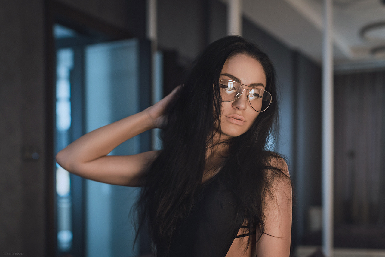 Sony a7S II + Canon EF 50mm F1.2L USM sample photo. Girl in bedroom photography