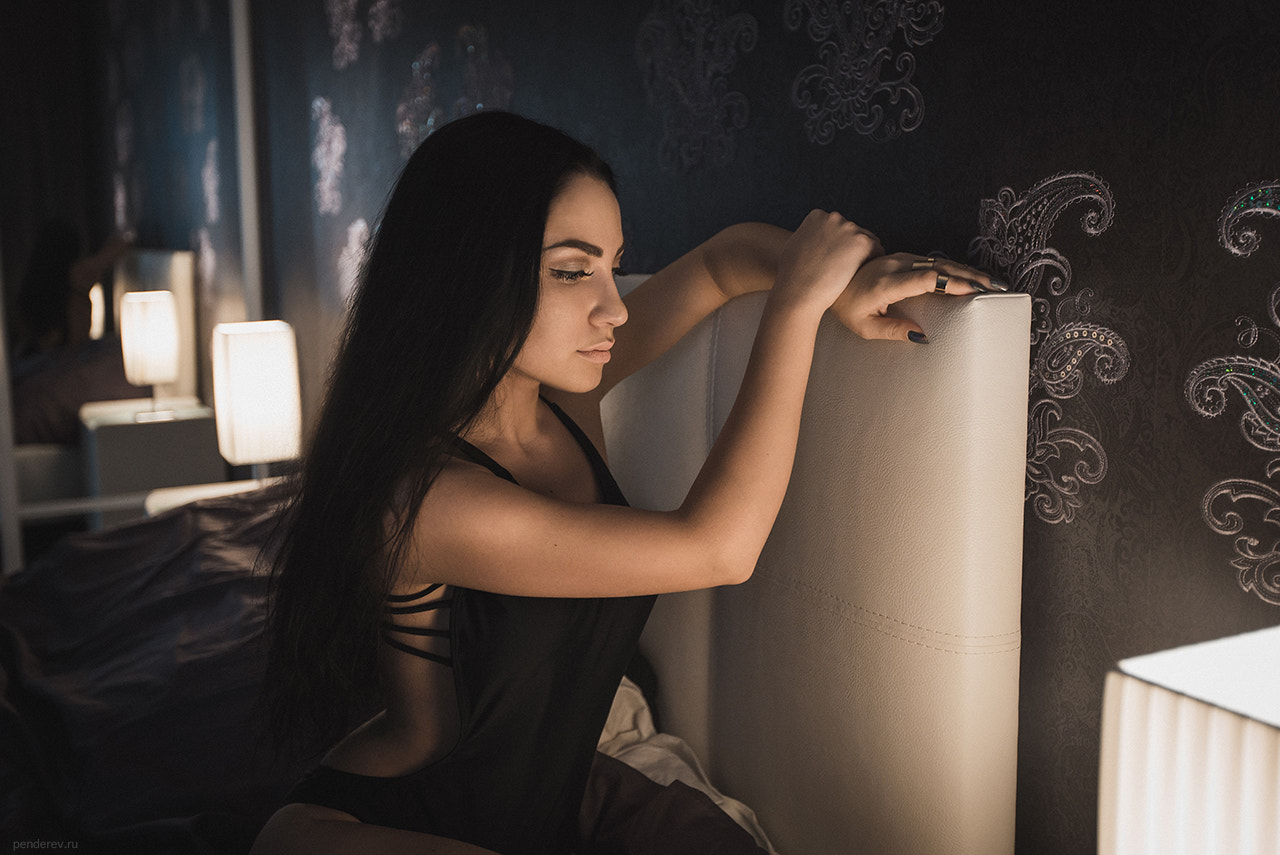 Sony a7S II + Canon EF 16-35mm F2.8L II USM sample photo. Girl in bedroom photography