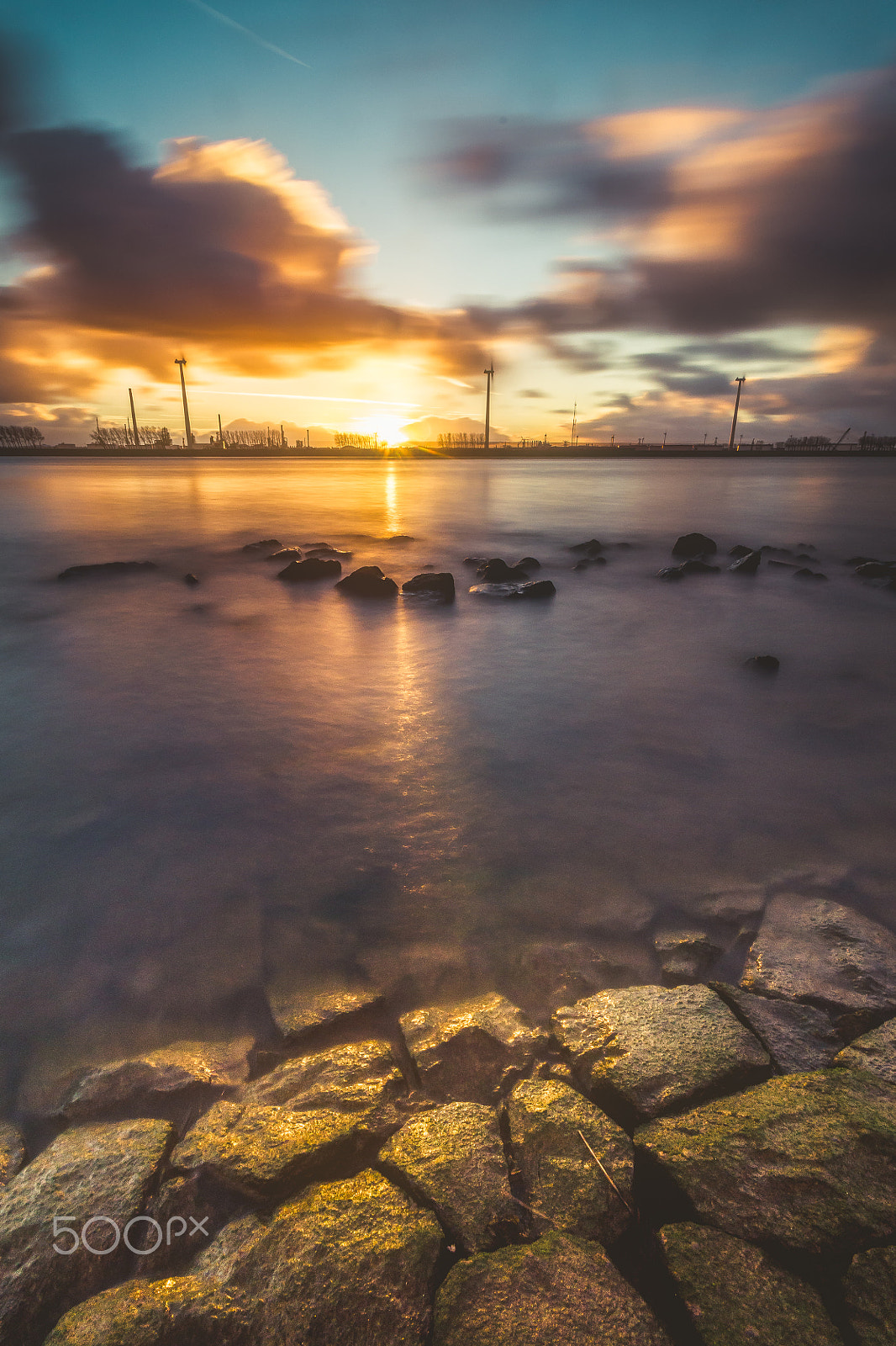 Sigma AF 10-20mm F4-5.6 EX DC sample photo. Sunset on nieuwe waterweg, maassluis photography