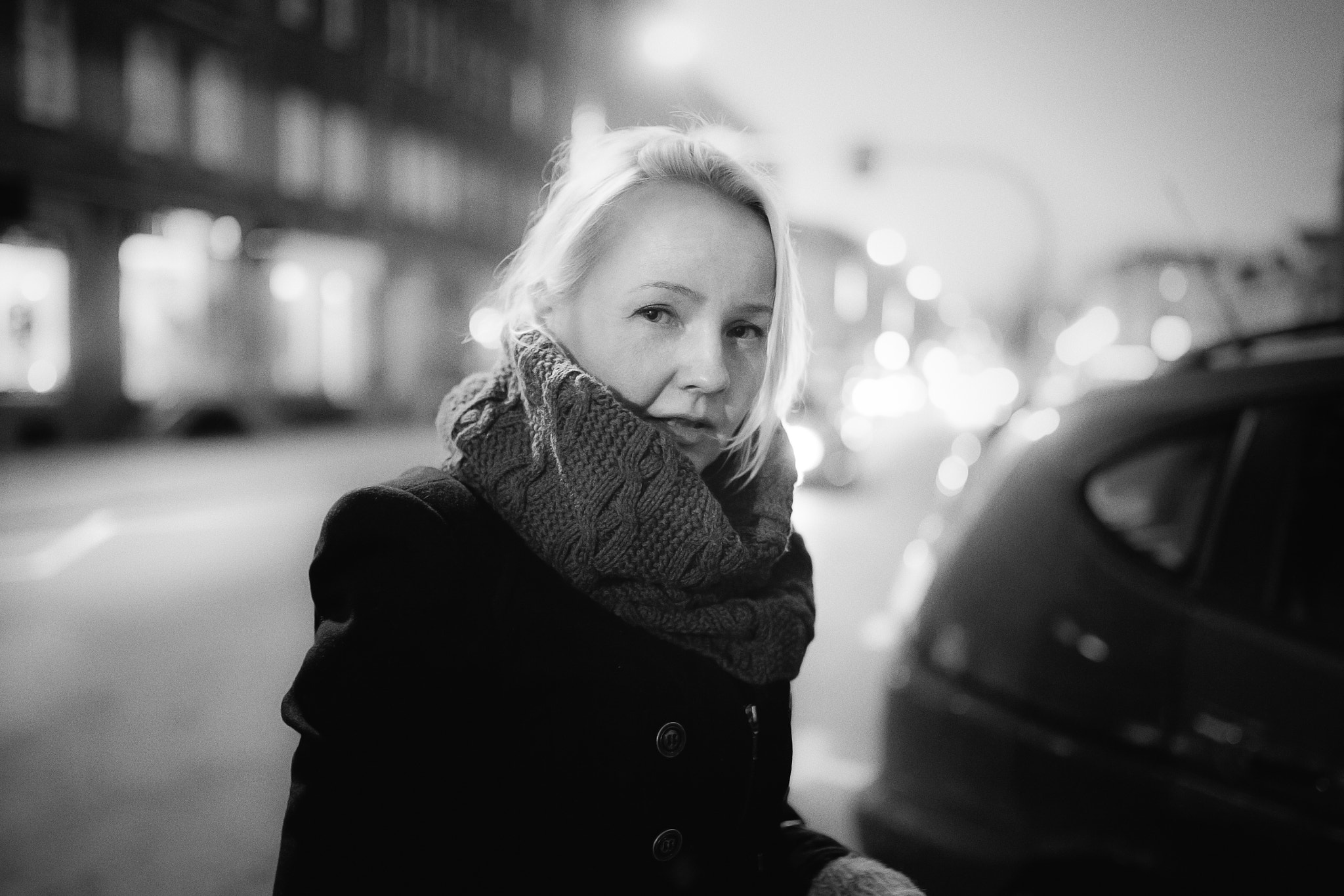 Canon EOS 5D + Sigma 35mm F1.4 DG HSM Art sample photo. The woman in the street lights photography