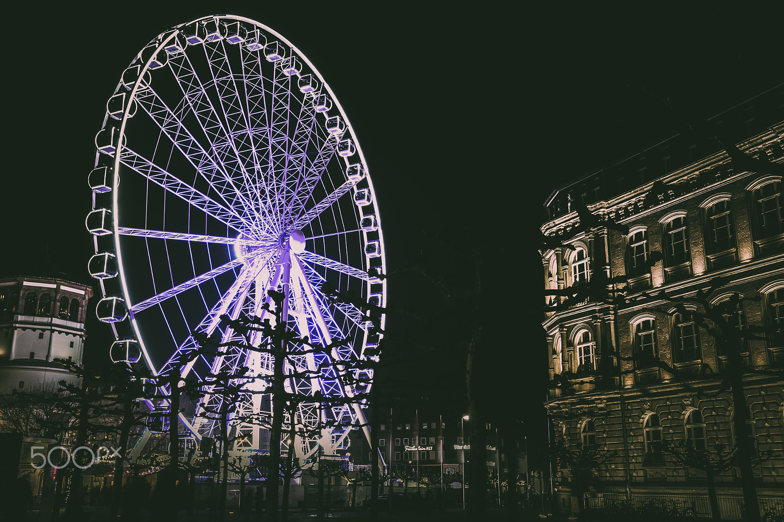 Sony Sonnar T* E 24mm F1.8 ZA sample photo. The wheel photography