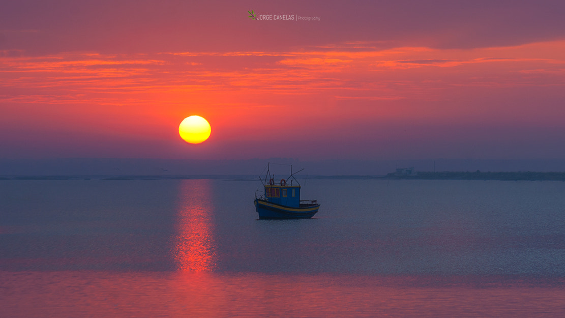 Sigma 70-200mm F2.8 EX DG Macro HSM II sample photo. The boat photography