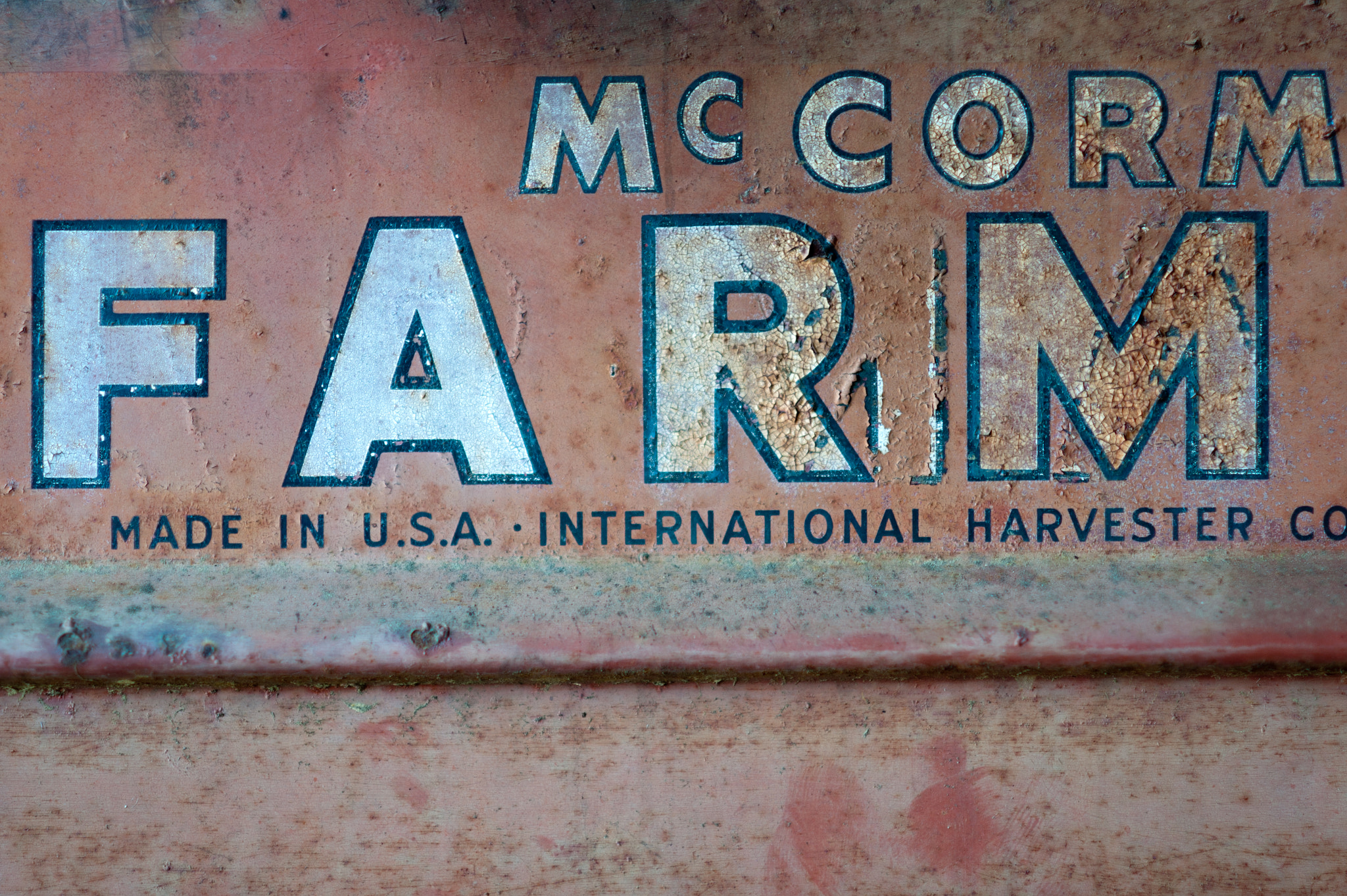 AF DC-Nikkor 135mm f/2 sample photo. Famall tractor , word farm on old tractor photography