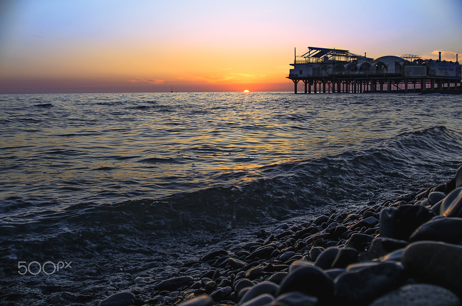 Nikon D5100 + Sigma 30mm F1.4 EX DC HSM sample photo. Beach of sochi photography