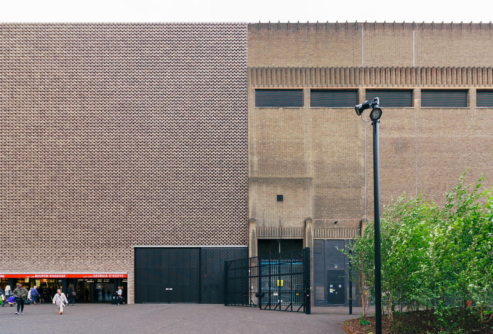 Canon EOS 40D sample photo. Tate modern - old and new photography