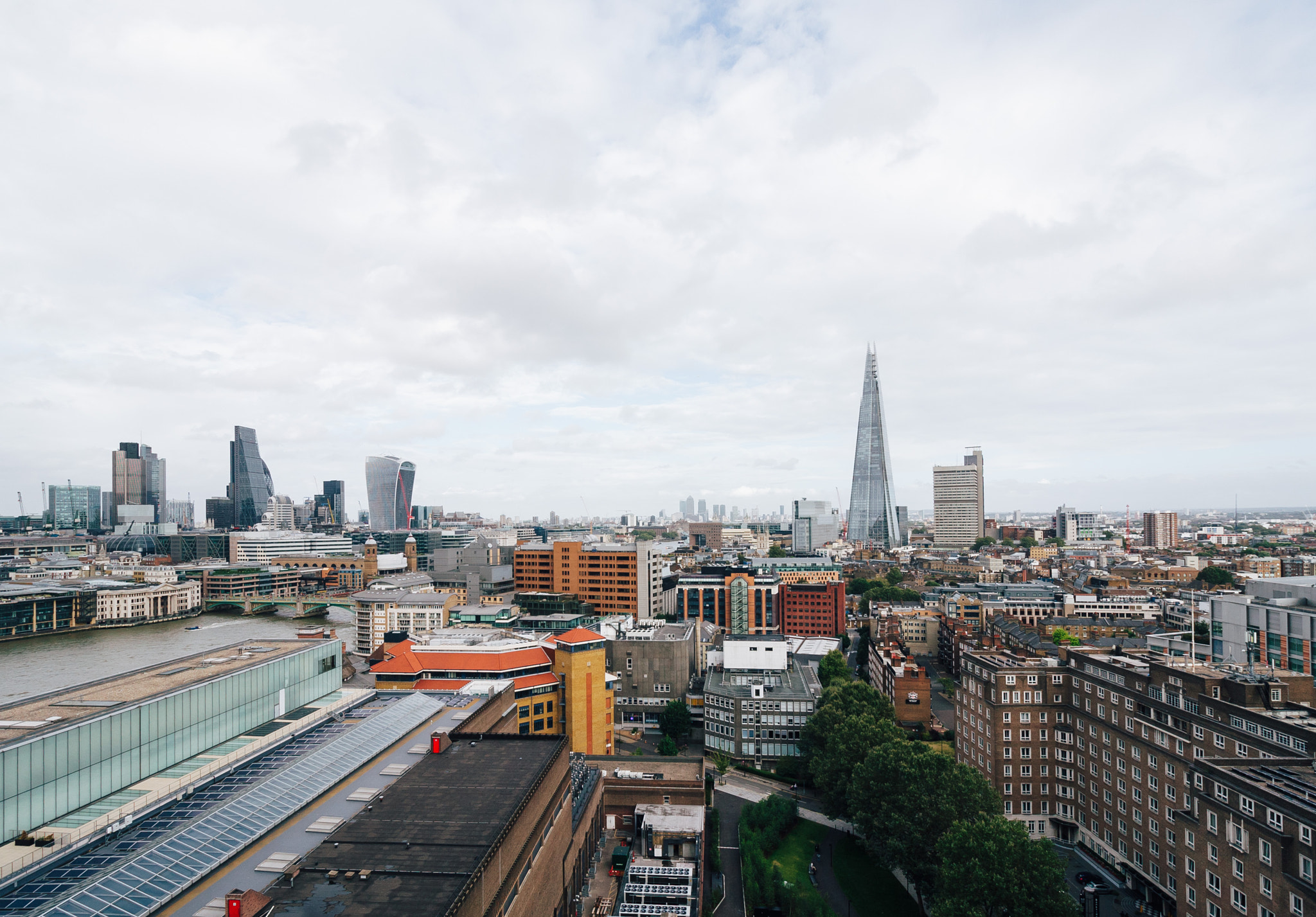 Canon EOS 40D + Canon EF-S 10-18mm F4.5–5.6 IS STM sample photo. London skyline photography