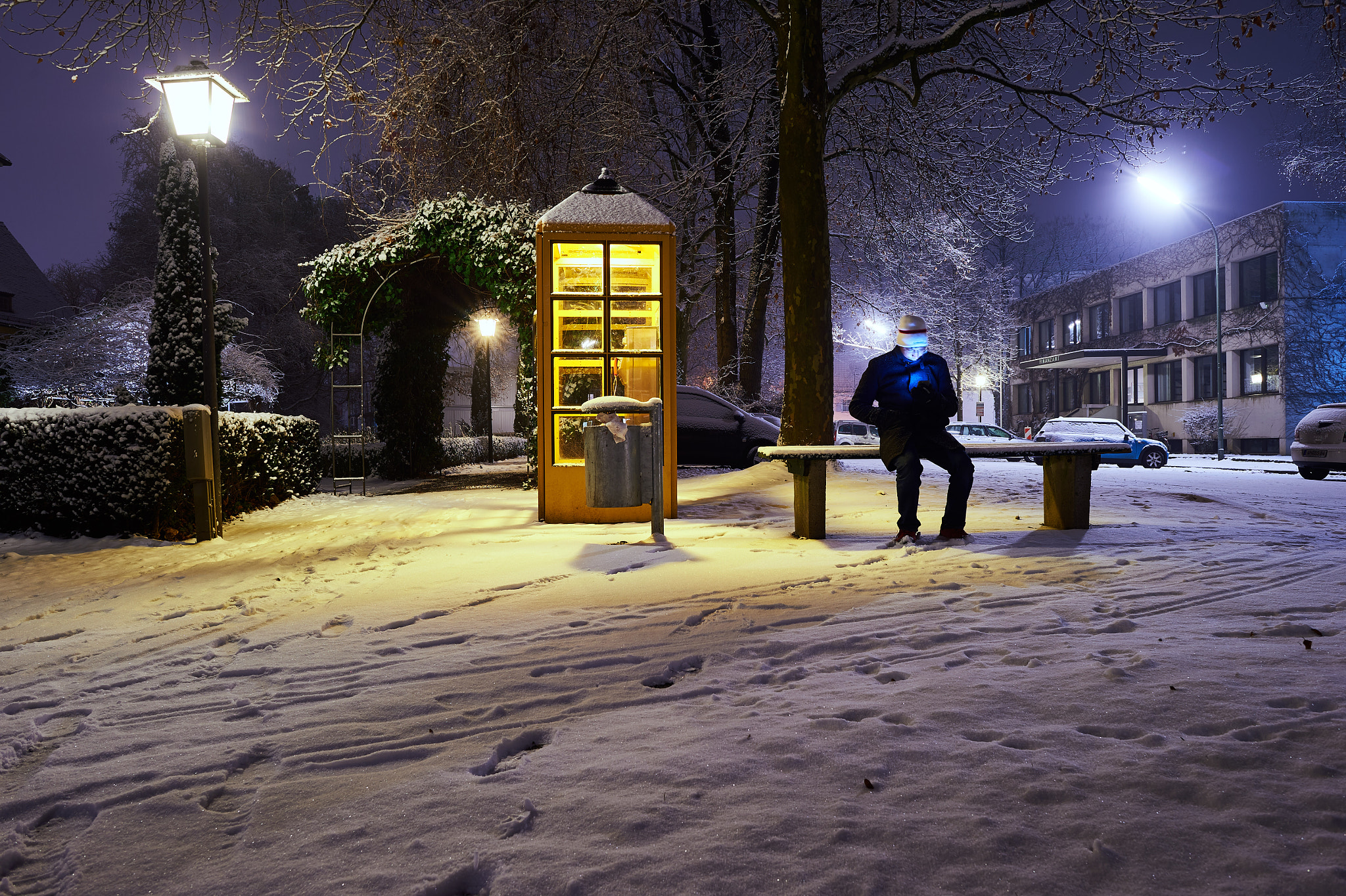Nikon AF-S Nikkor 24mm F1.4G ED sample photo. Telephone box photography