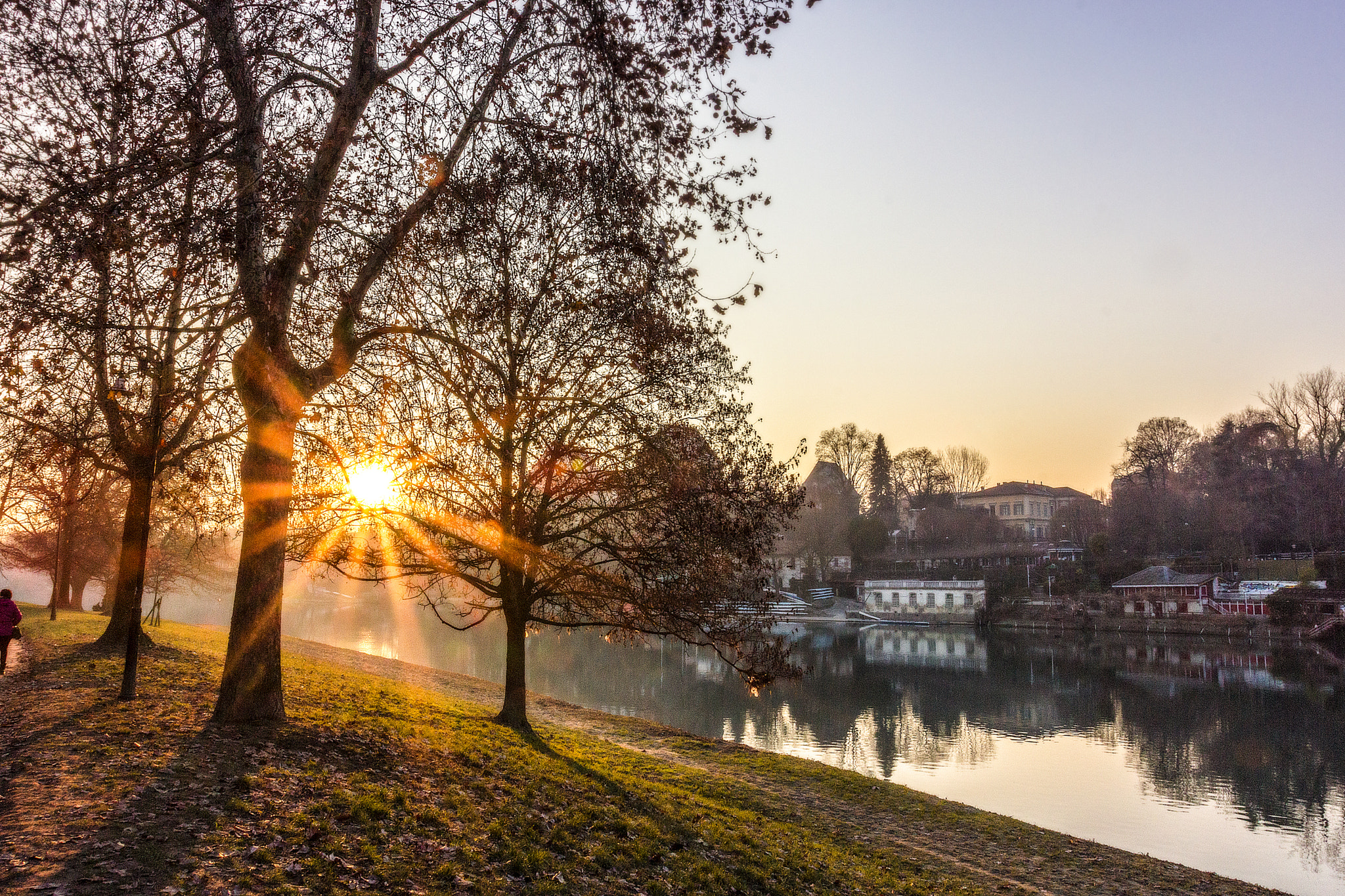 Canon EOS 550D (EOS Rebel T2i / EOS Kiss X4) + Canon EF 17-40mm F4L USM sample photo. Sunset in turin photography