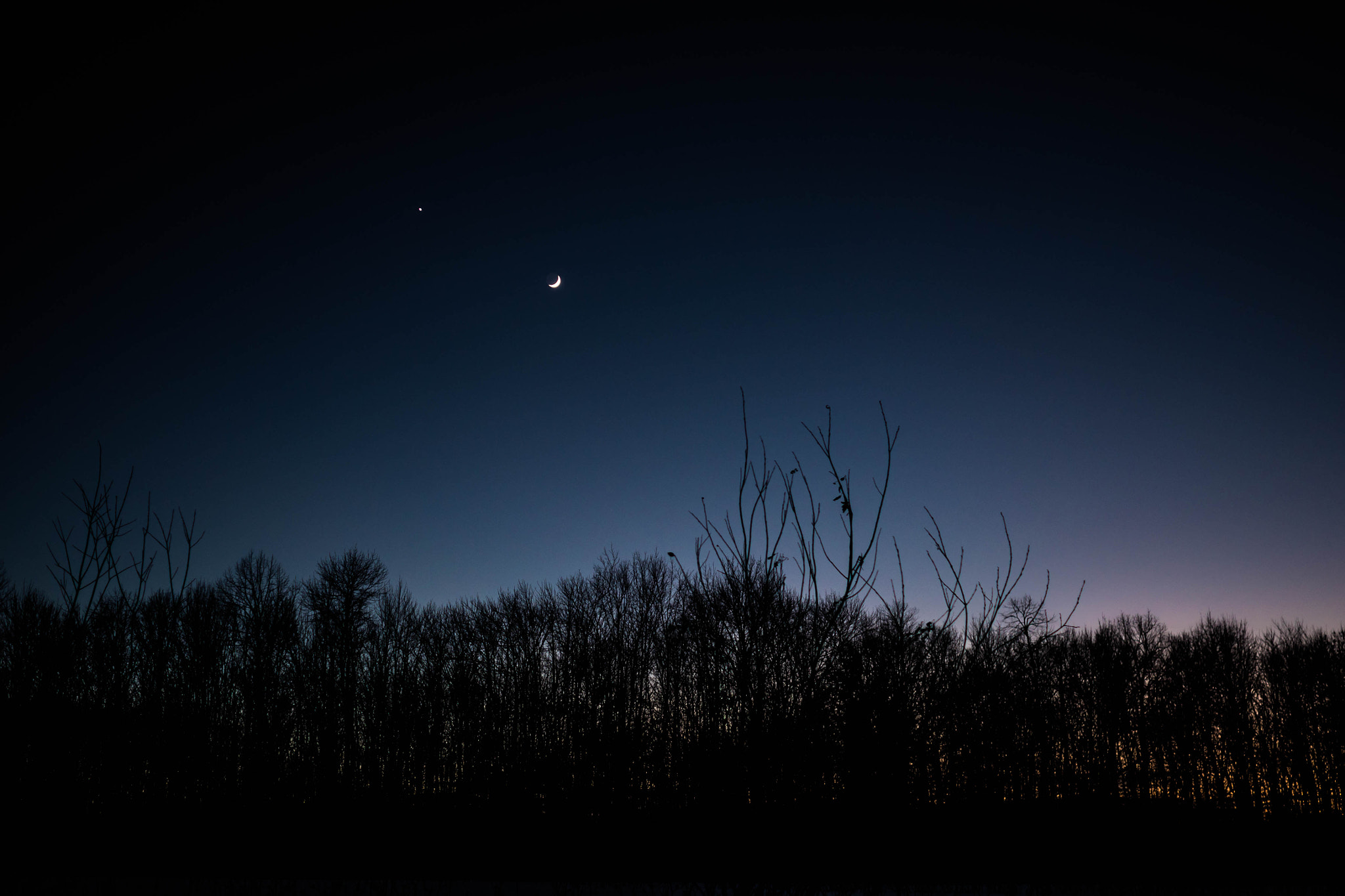 Panasonic Lumix DMC-GH4 + Olympus M.Zuiko Digital 17mm F1.8 sample photo. Night winter scene photography