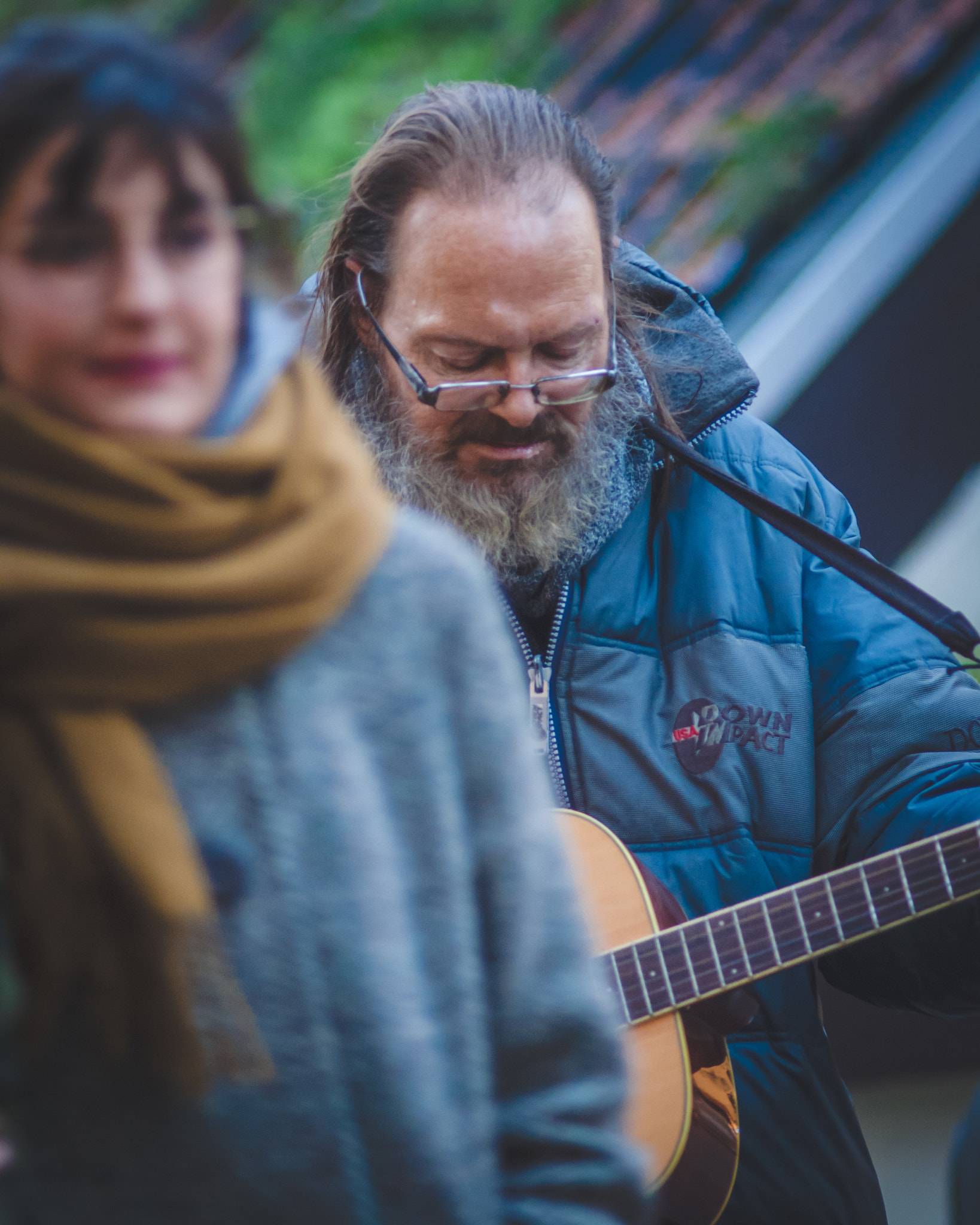 Sony Alpha DSLR-A200 + Minolta AF 200mm F2.8 HS-APO G sample photo. Street musician in antwerpen photography