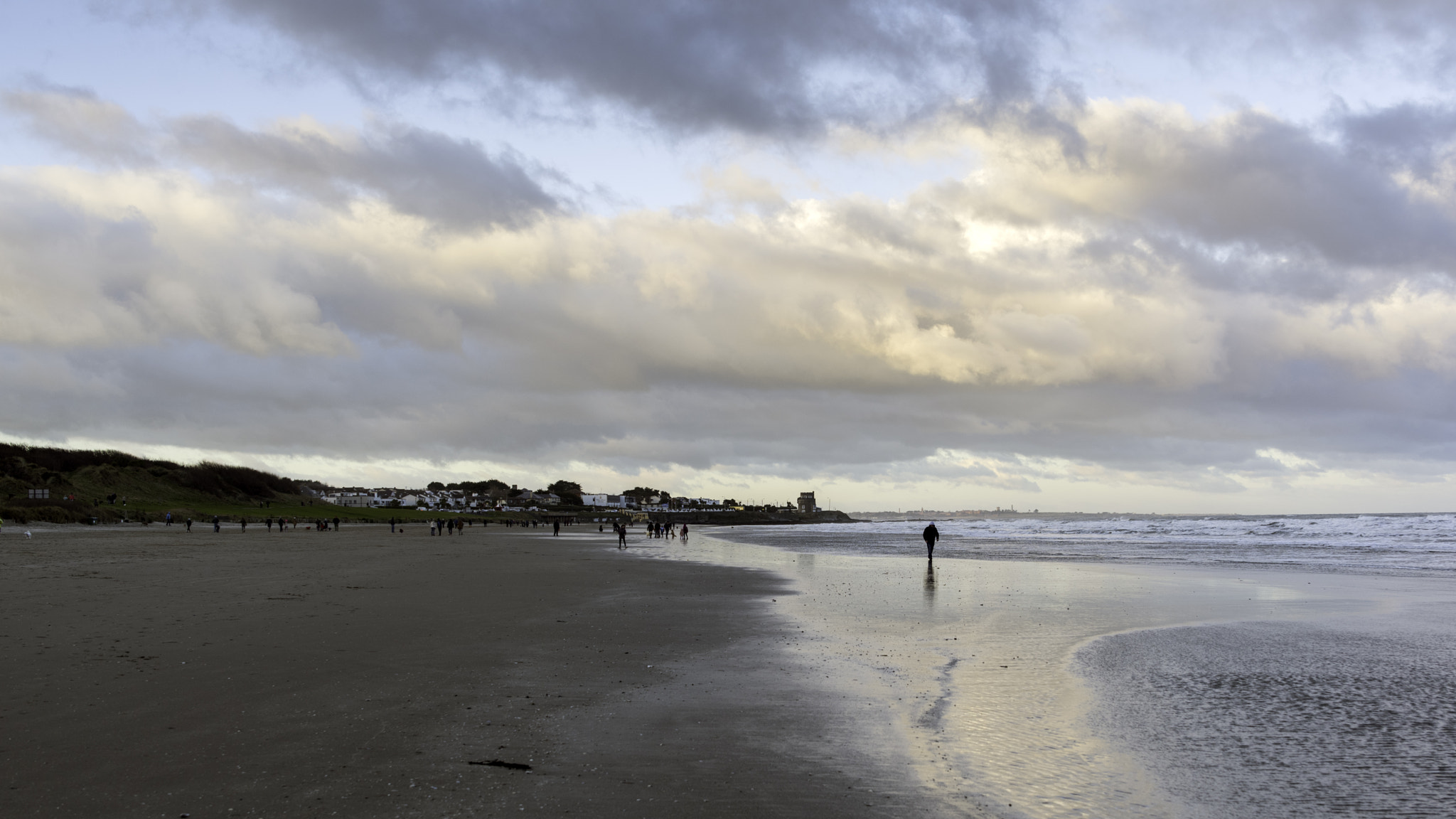 Nikon D810 + Samyang 35mm F1.4 AS UMC sample photo. New year's day stroll photography