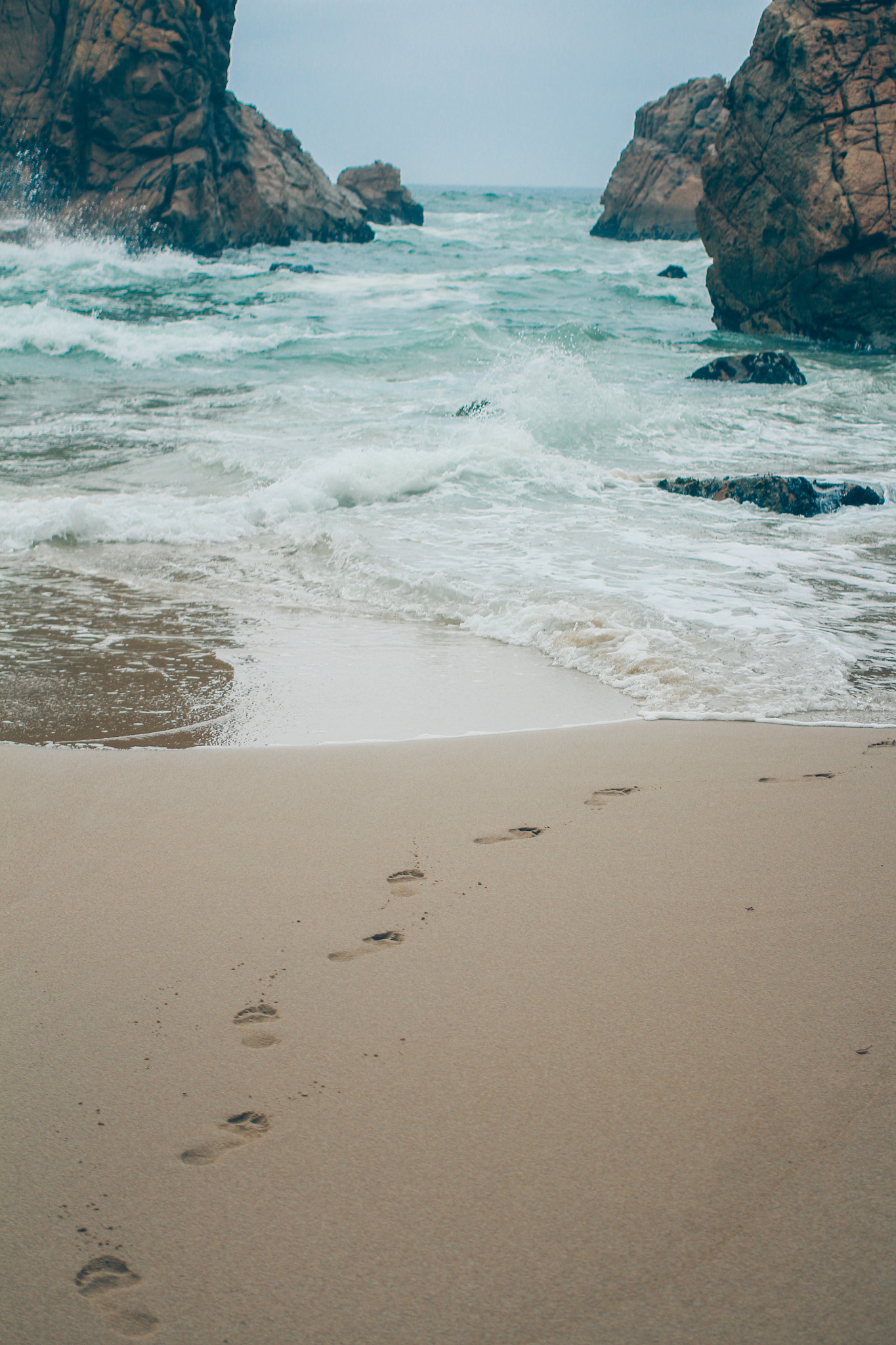 Canon EOS 650D (EOS Rebel T4i / EOS Kiss X6i) + Canon EF 40mm F2.8 STM sample photo. 'your nimble feet make prints in my sands' photography