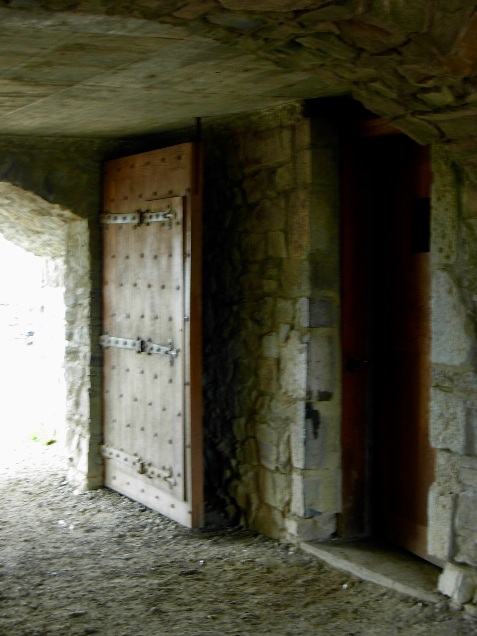 Nikon COOLPIX L5 sample photo. Gate to interior, fort ticonderoga, ticonderoga, ny photography