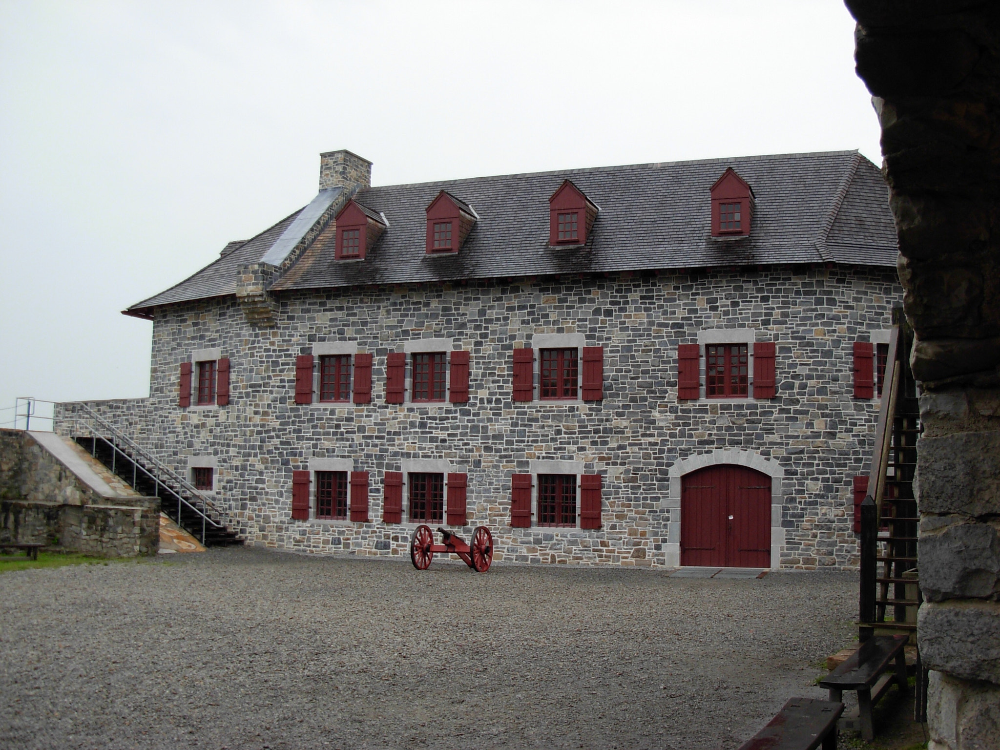 Nikon COOLPIX L5 sample photo. Officer's quarters, interior fort ticonderoga, ticonderoga,ny photography