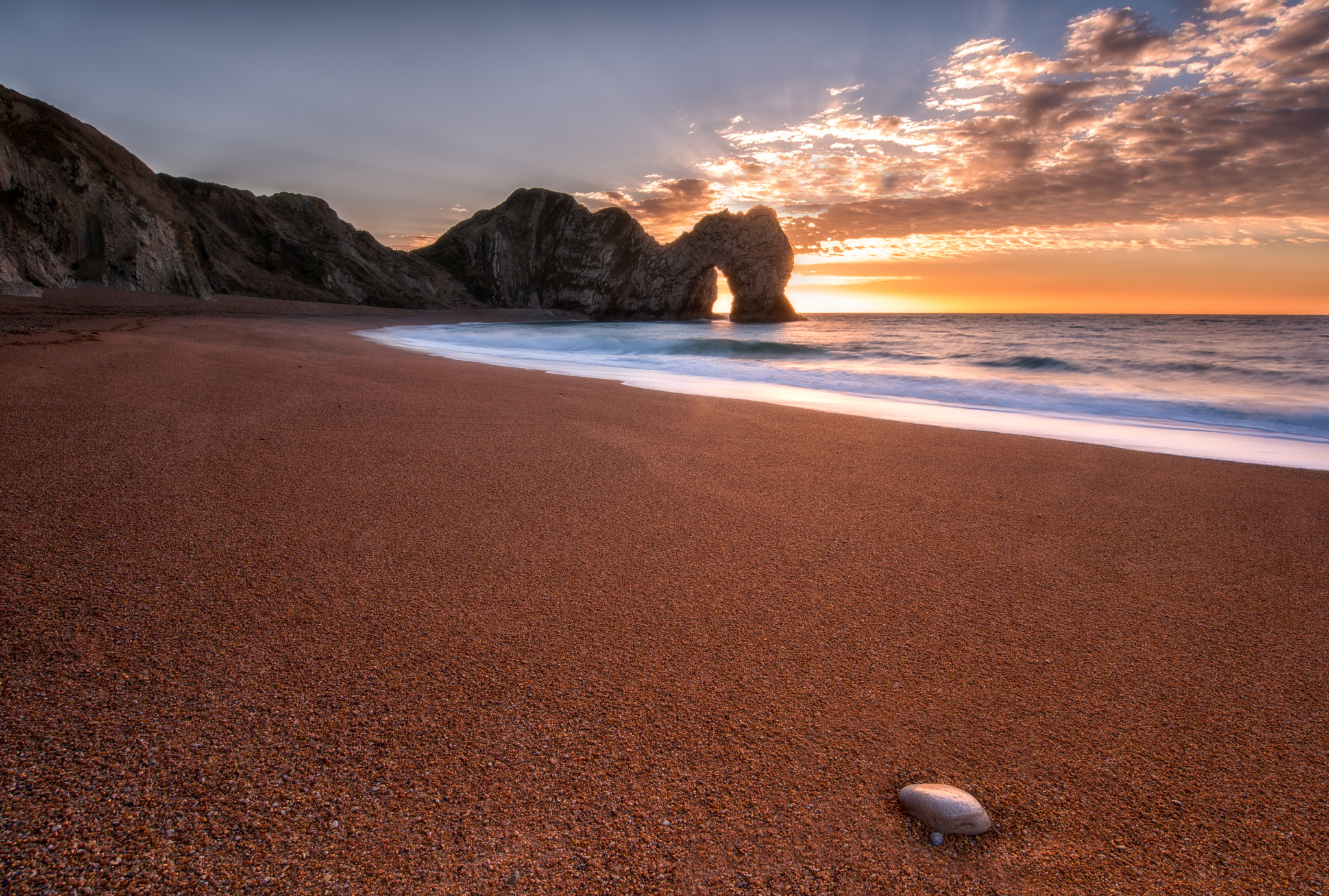 Nikon AF-S Nikkor 18-35mm F3.5-4.5G ED sample photo. Lone pebble photography