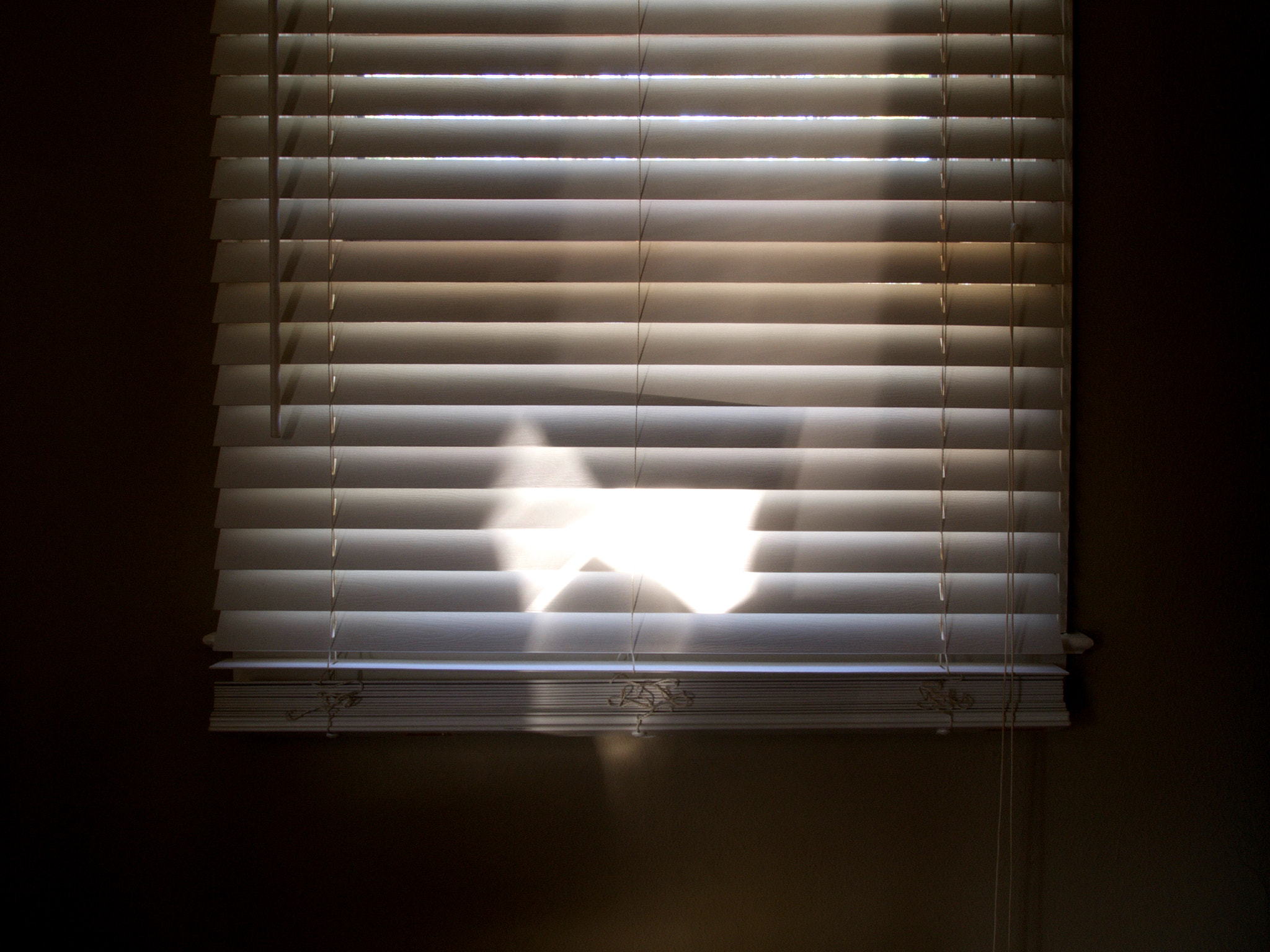 Olympus PEN E-PL1 sample photo. Blind abstract photography