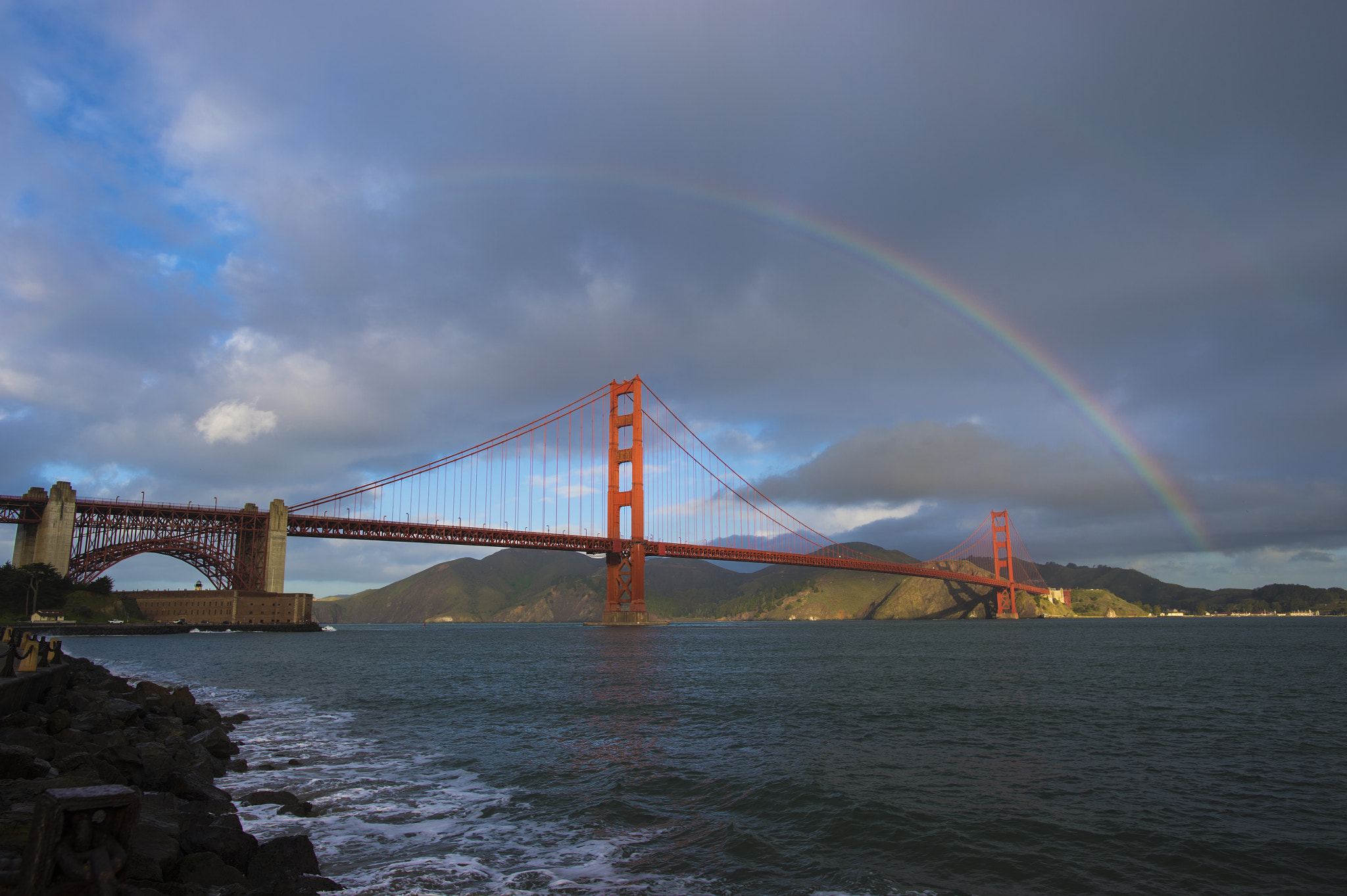 Nikon AF-S Nikkor 17-35mm F2.8D ED-IF sample photo. Rainbow over the golden gate photography