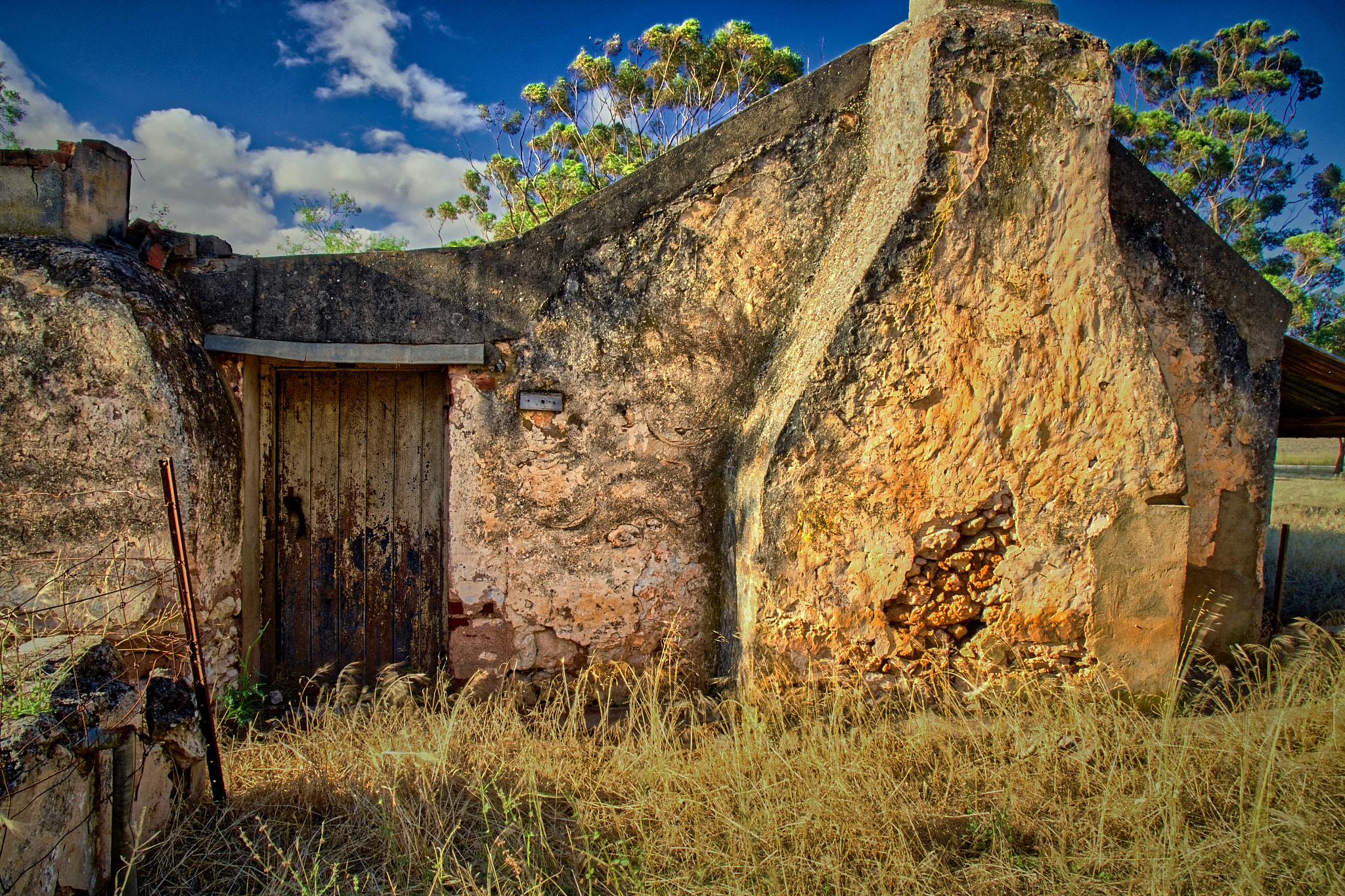 Sony a6000 + Sony Vario-Tessar T* E 16-70mm F4 ZA OSS sample photo. Chimney photography